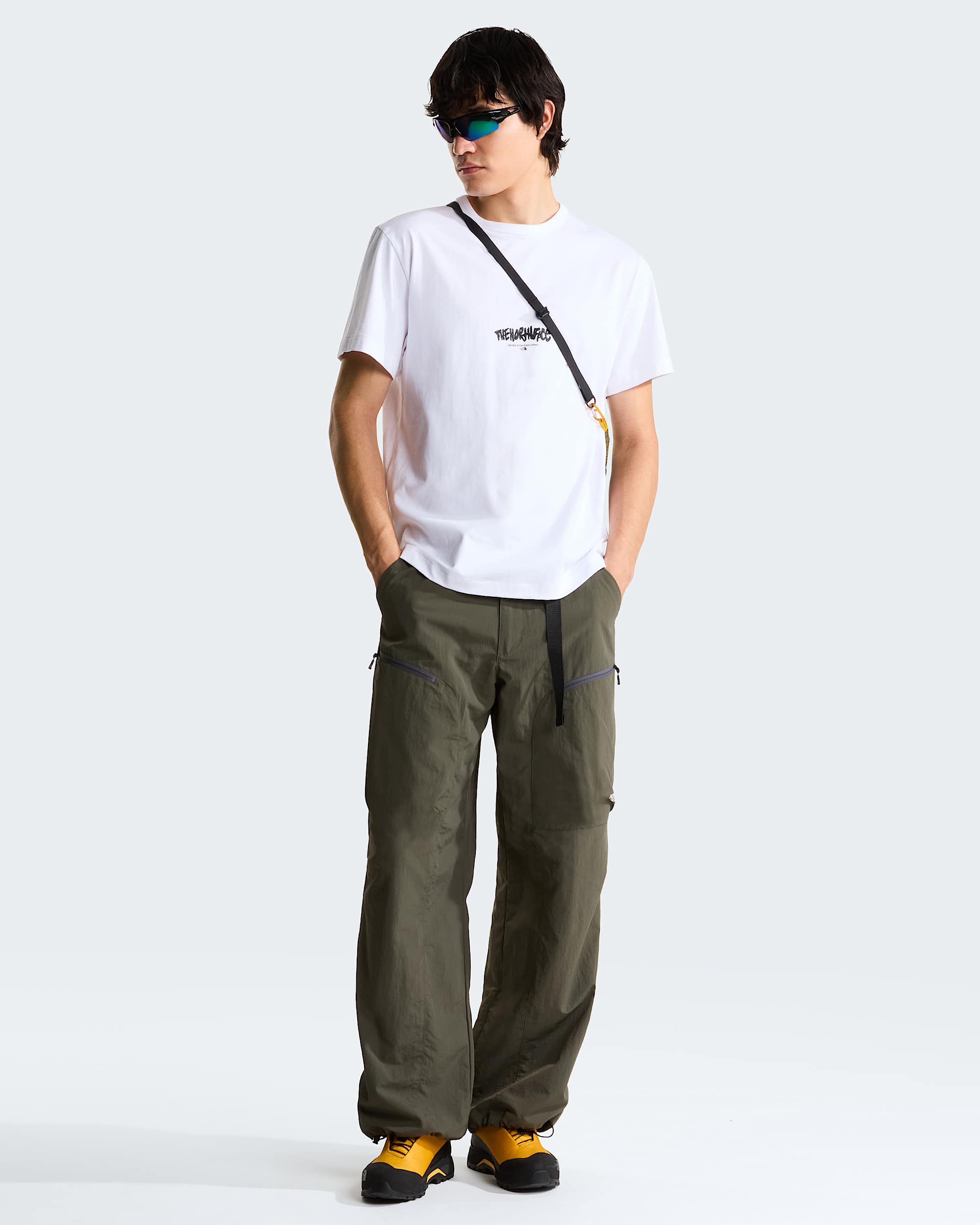 Unisex TNF Tag Logo Play TShirt mit lockerer Passform TNF ALT4
