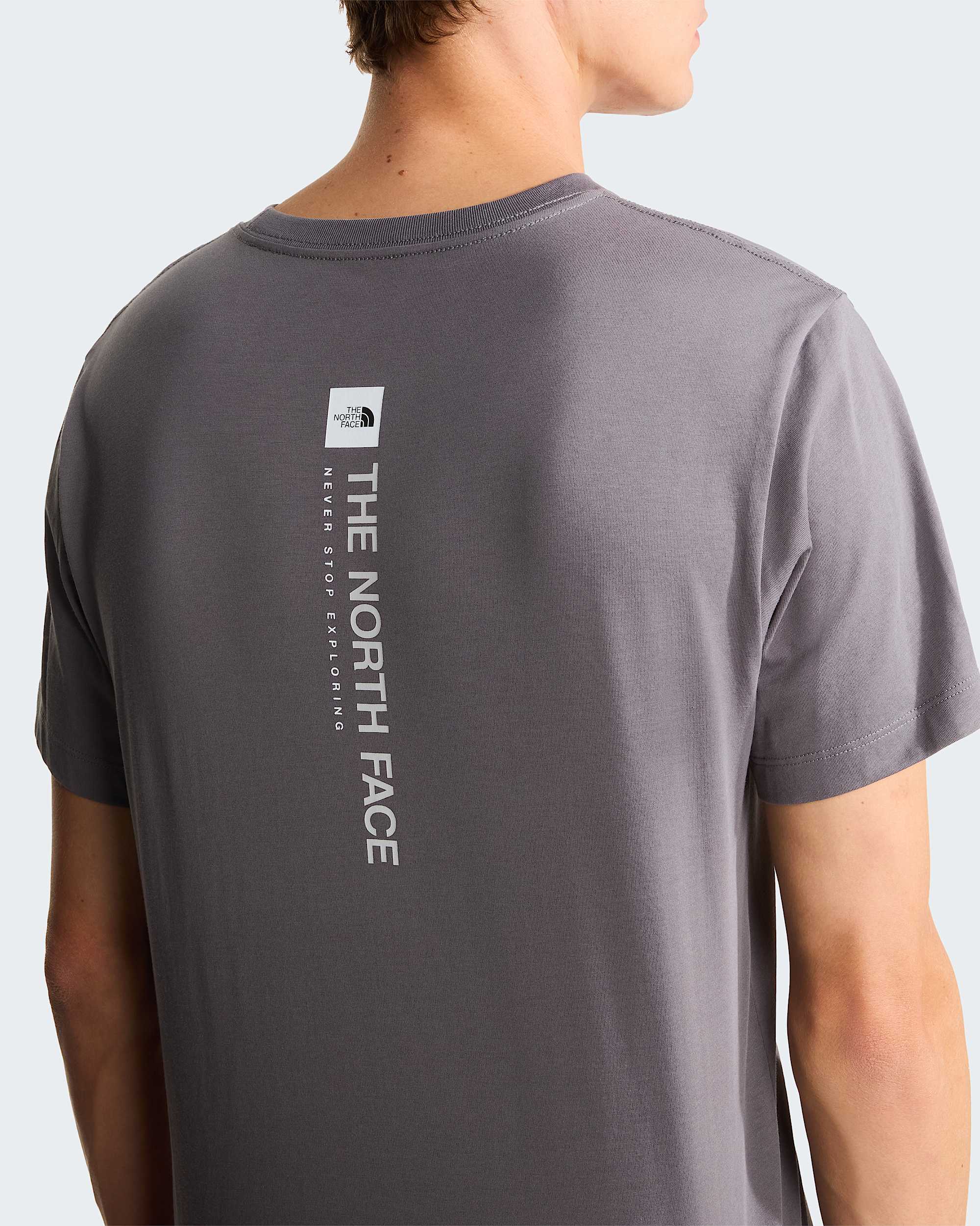 Vertical normal geschnittenes TShirt mit Grafik fr Herren TNF ALT5