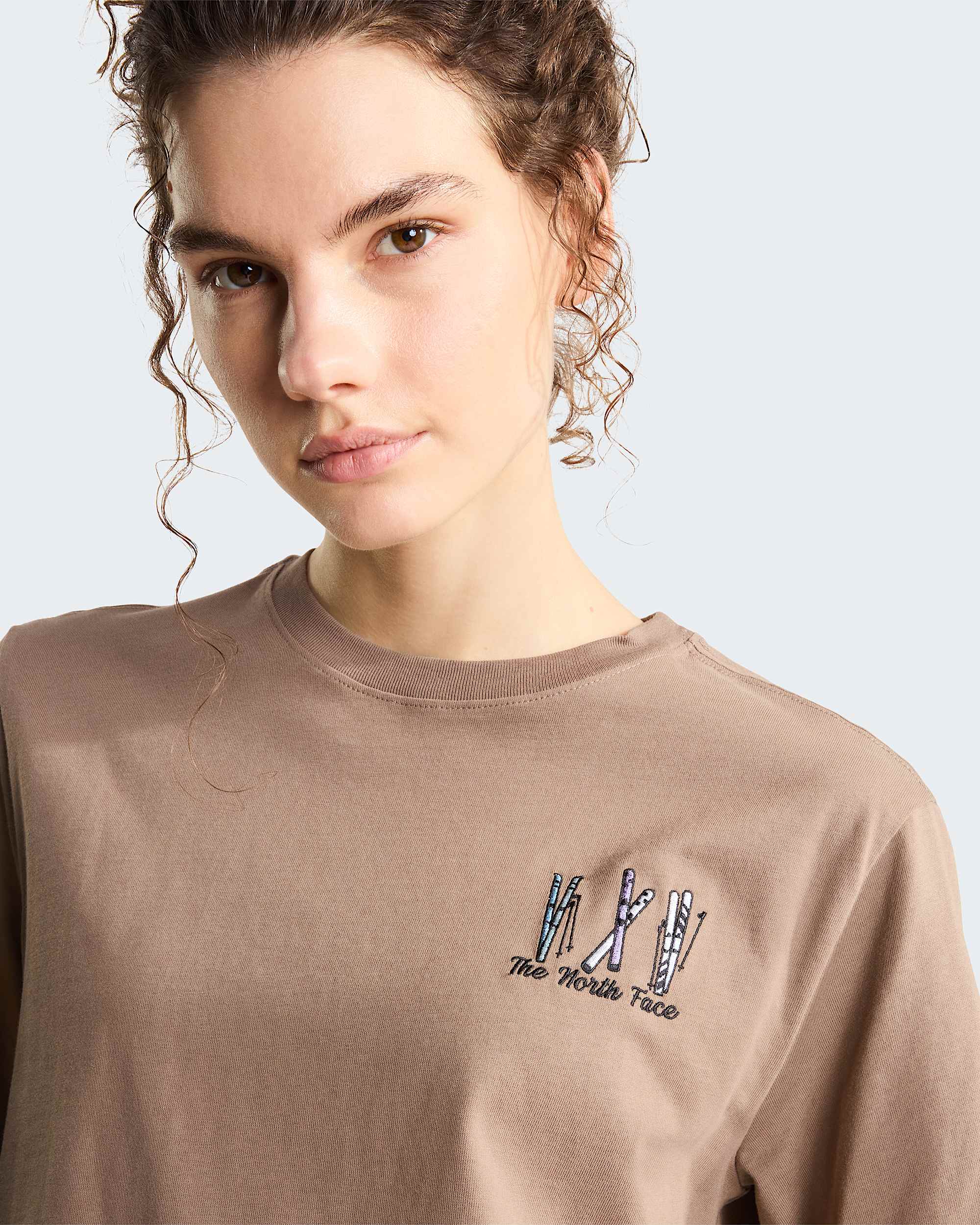 Tshirt Ski Embroidery Boxy con grafica da donna TNF ALT4