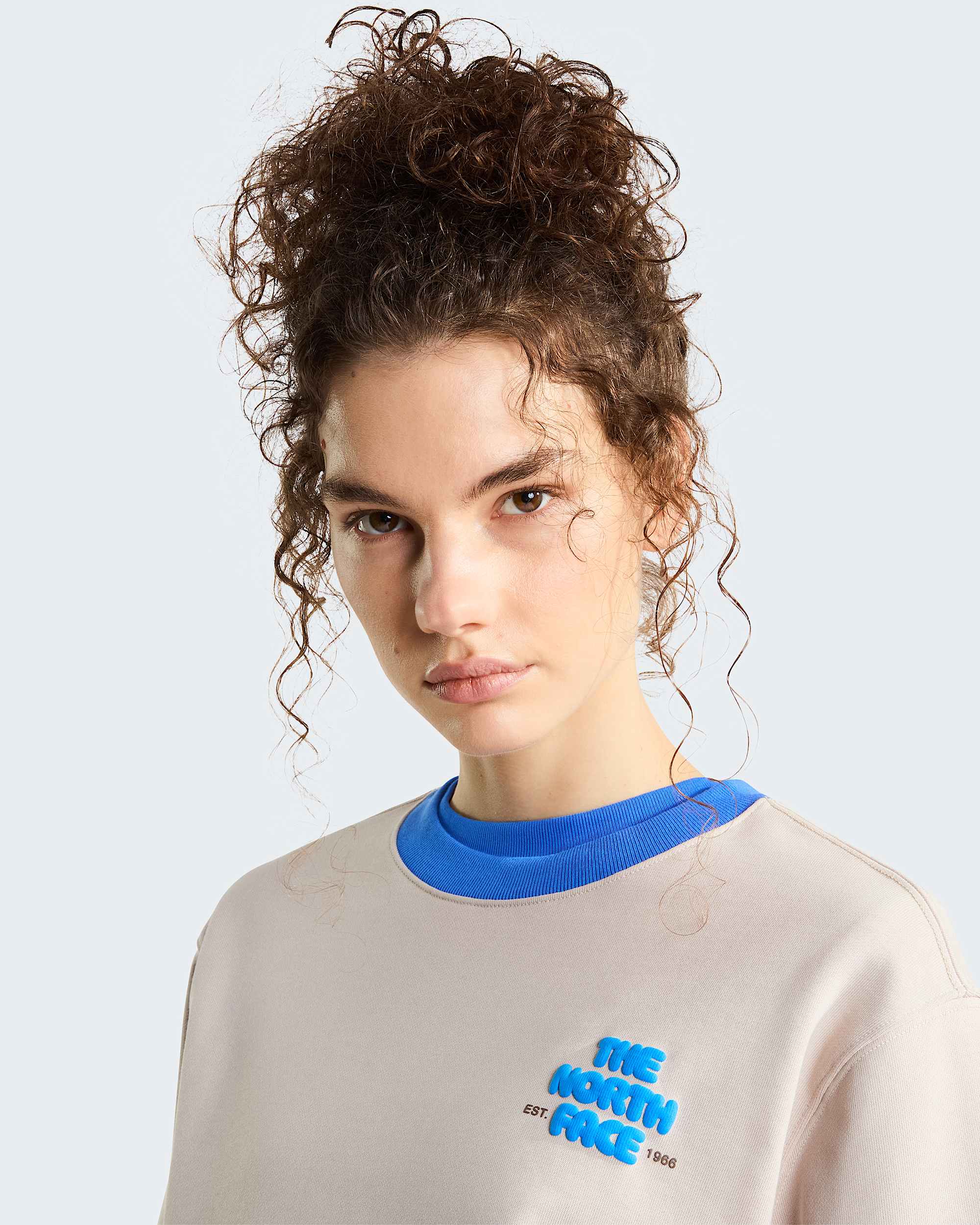Womens Explore Fonts Relaxed Graphic Sweatshirt TNF ALT4