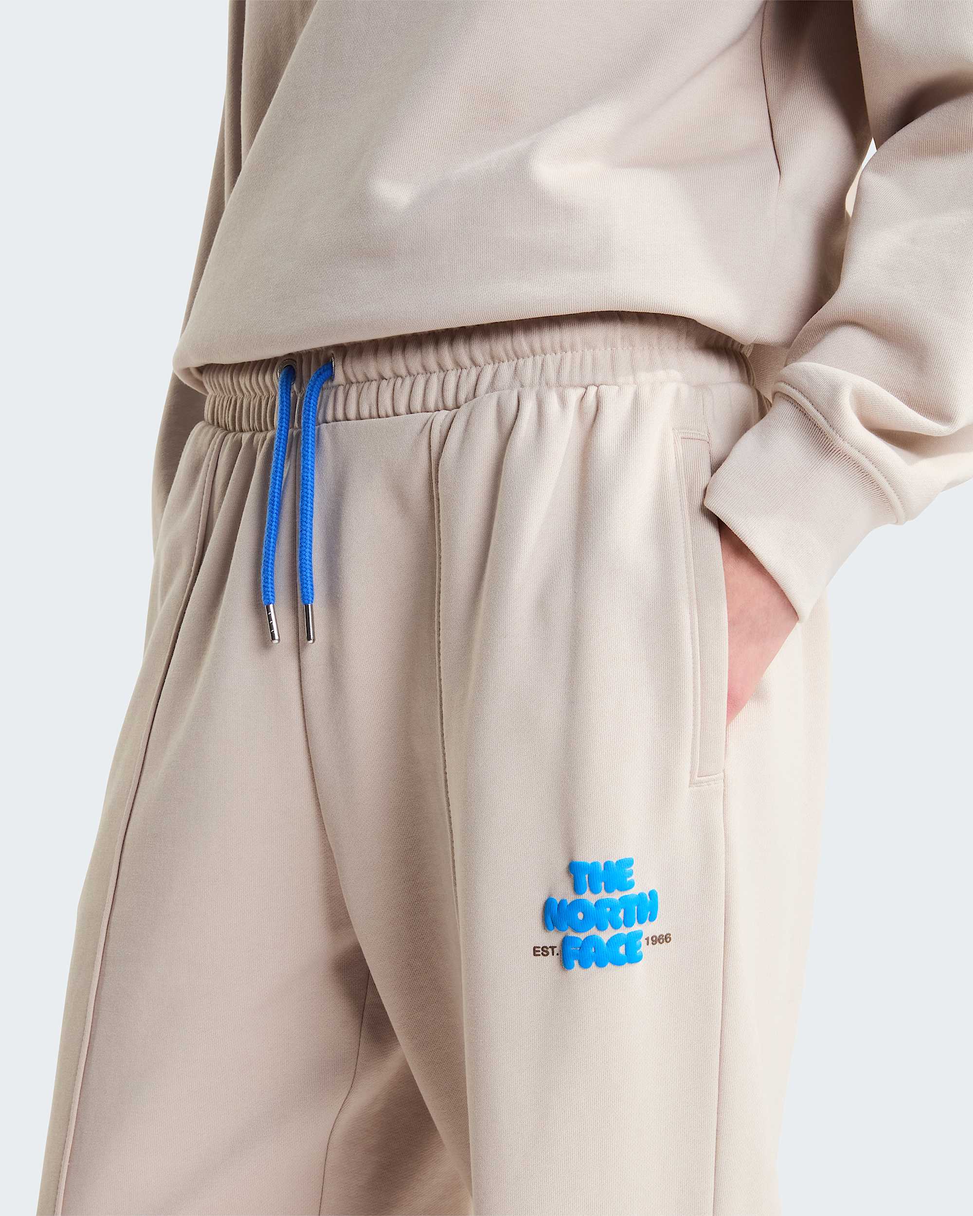 Womens Explore Fonts Relaxed Graphic Joggers TNF ALT4