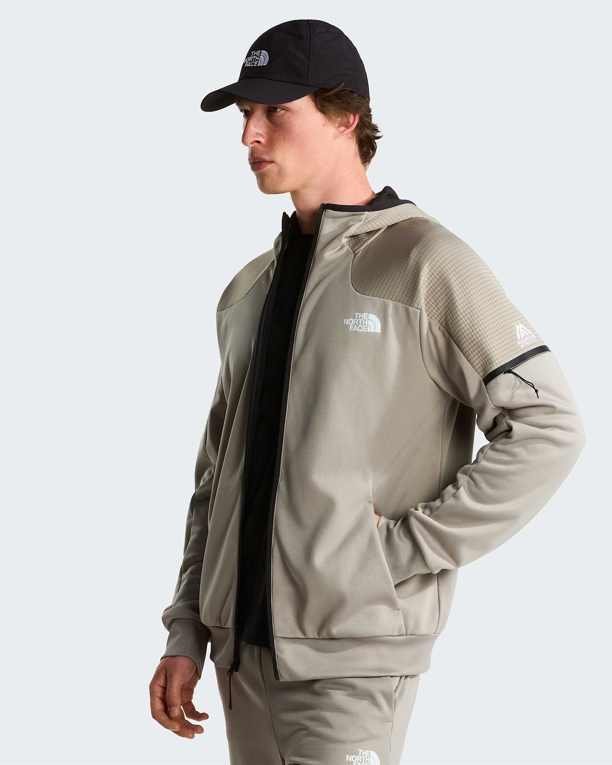 Mens Mountain Athletics Hooded Fleece 20 TNF ALT4