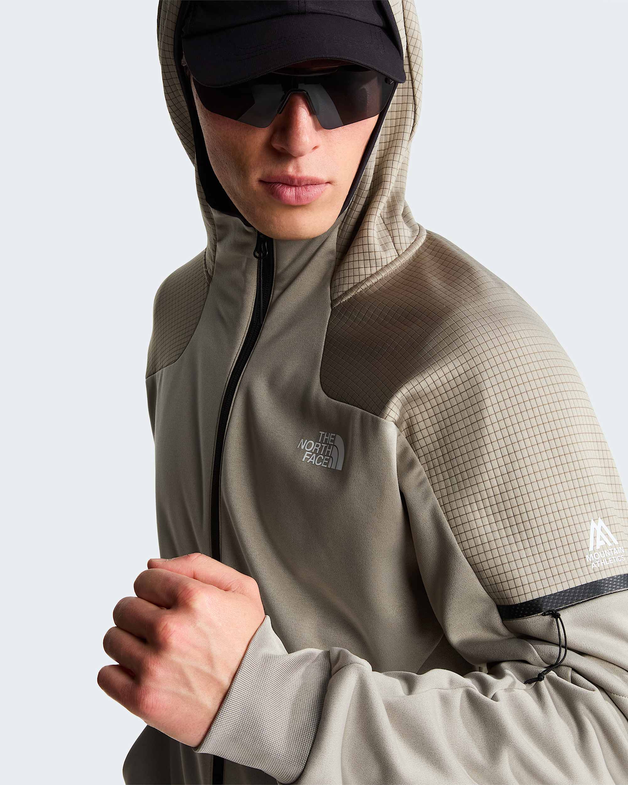 Mens Mountain Athletics Hooded Fleece 20 TNF ALT7