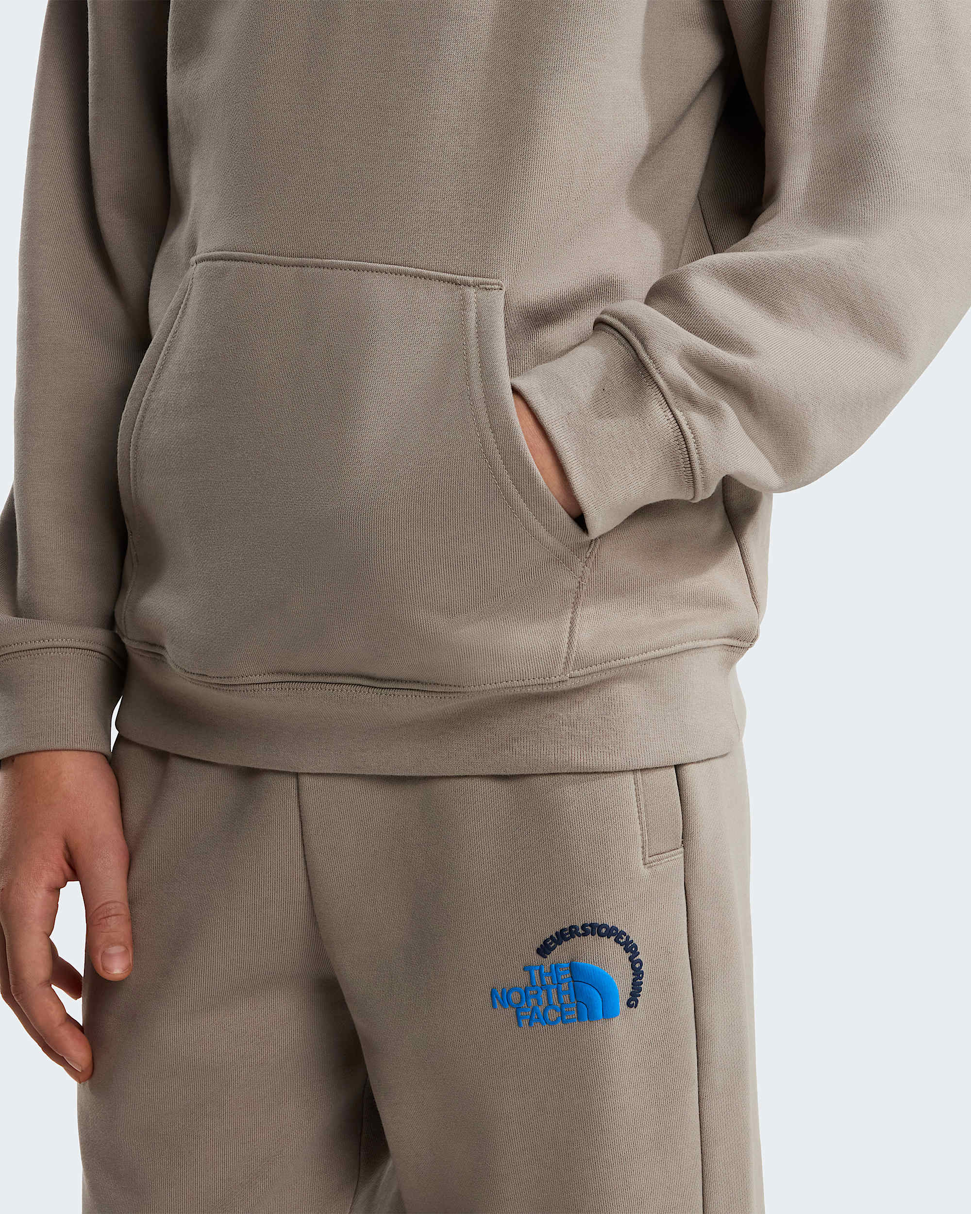 Explore Fonts Relaxed Graphic Hoodie fr Teenager TNF ALT6