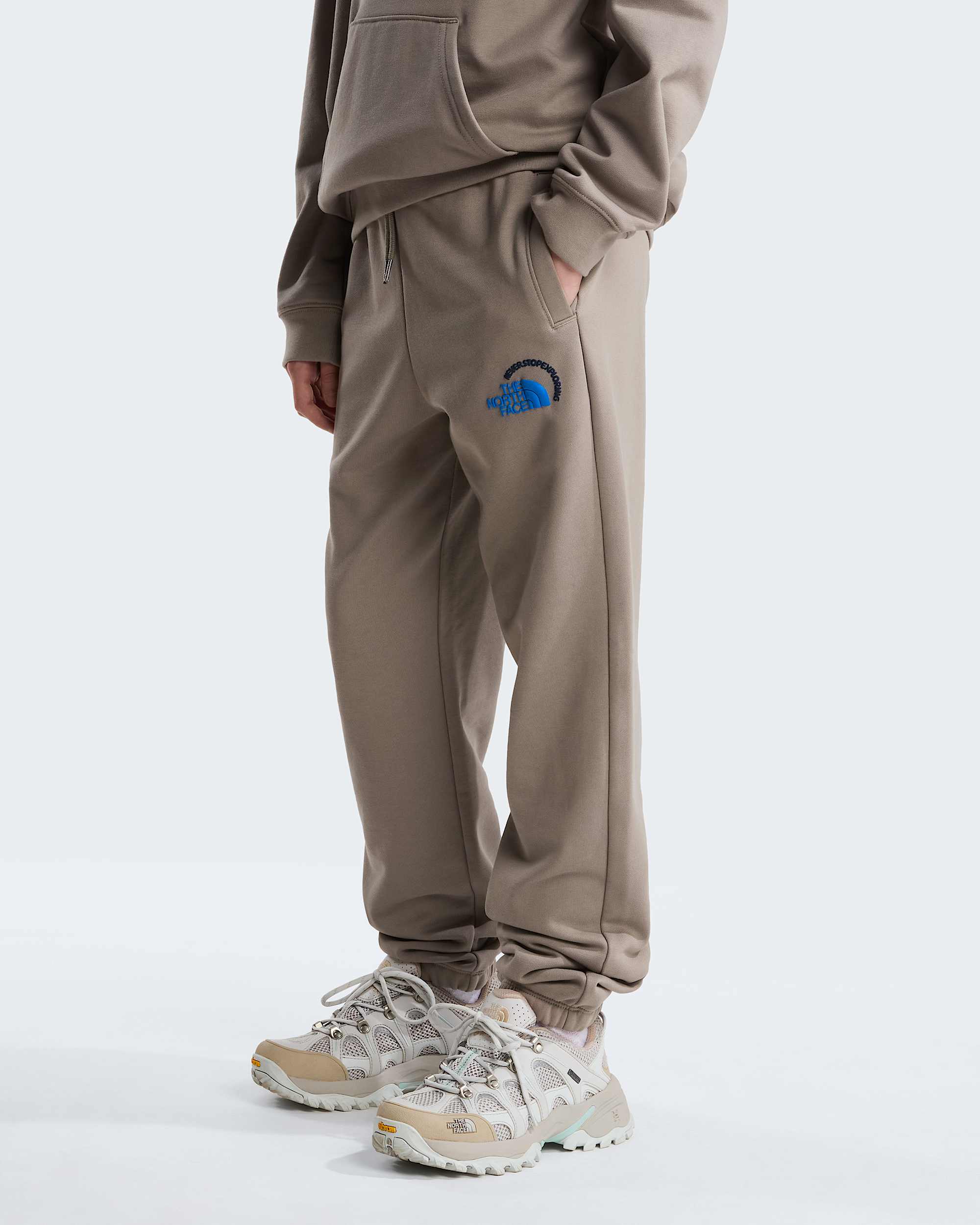 Explore Fonts Relaxed Graphic Jogginghosen fr Teenager TNF ALT12
