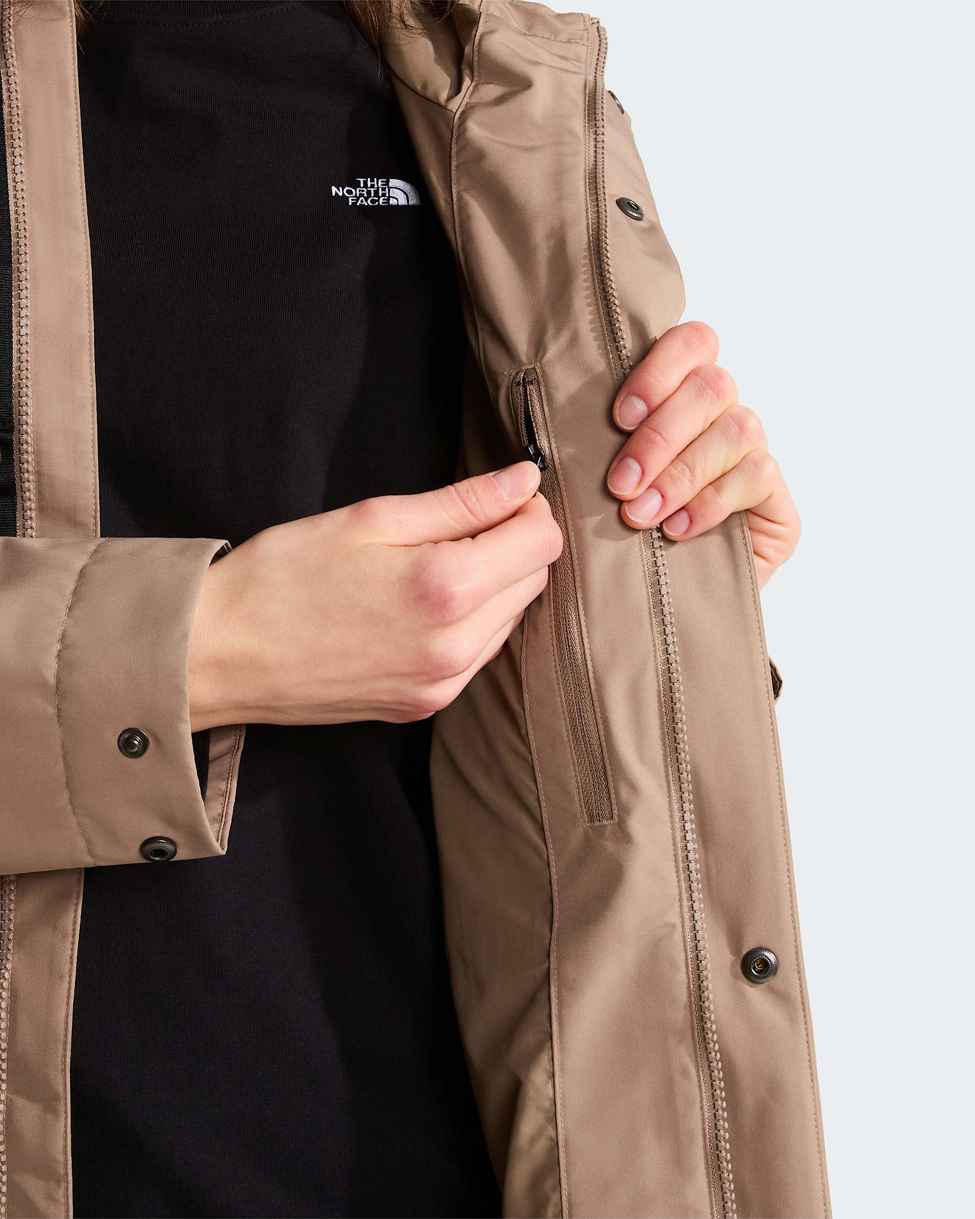 Womens New Nukabira Shell Parka TNF ALT10