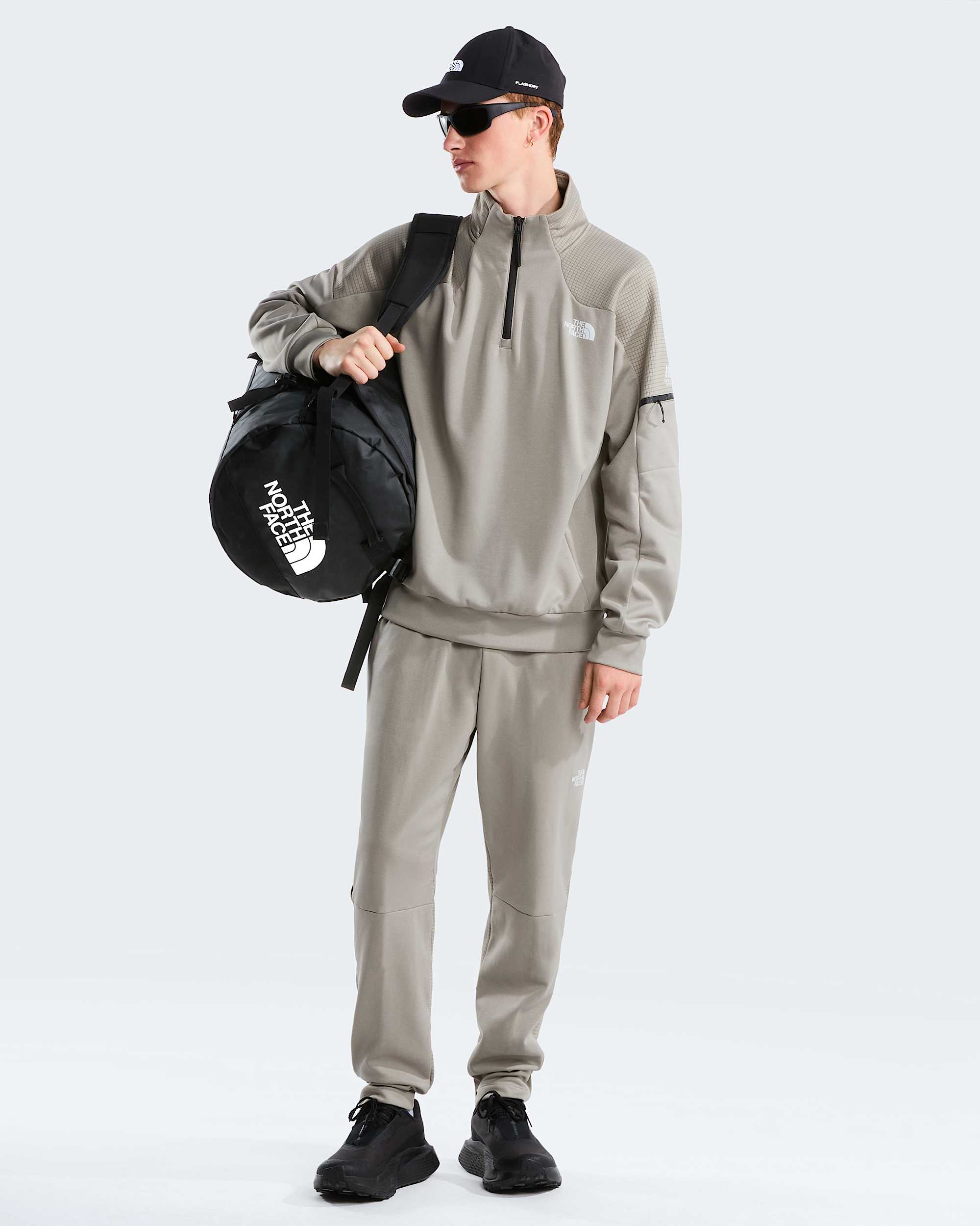 Mens Mountain Athletics Fleece Joggers 20 TNF ALT1
