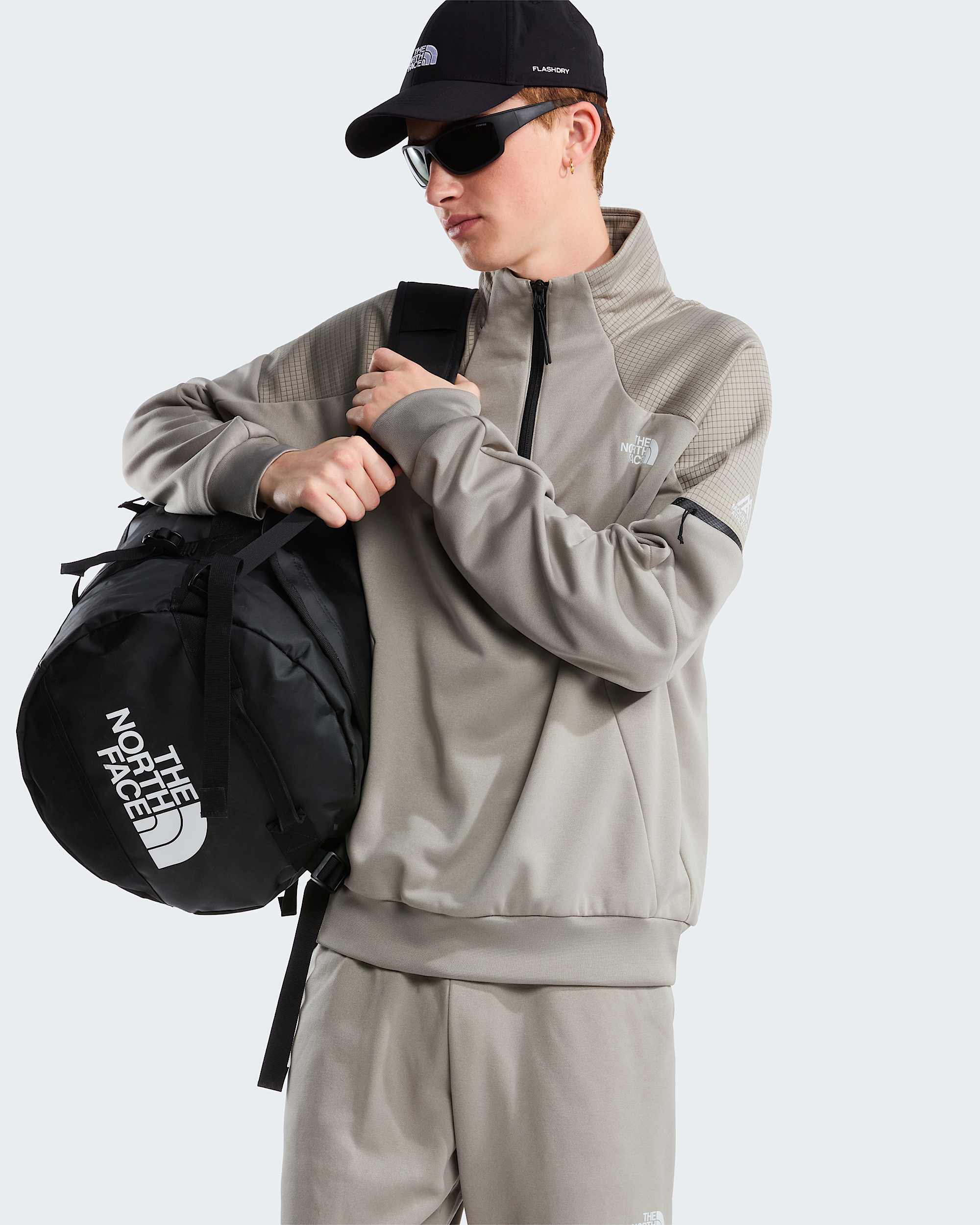 Mens Mountain Athletics Fleece Joggers 20 TNF ALT7
