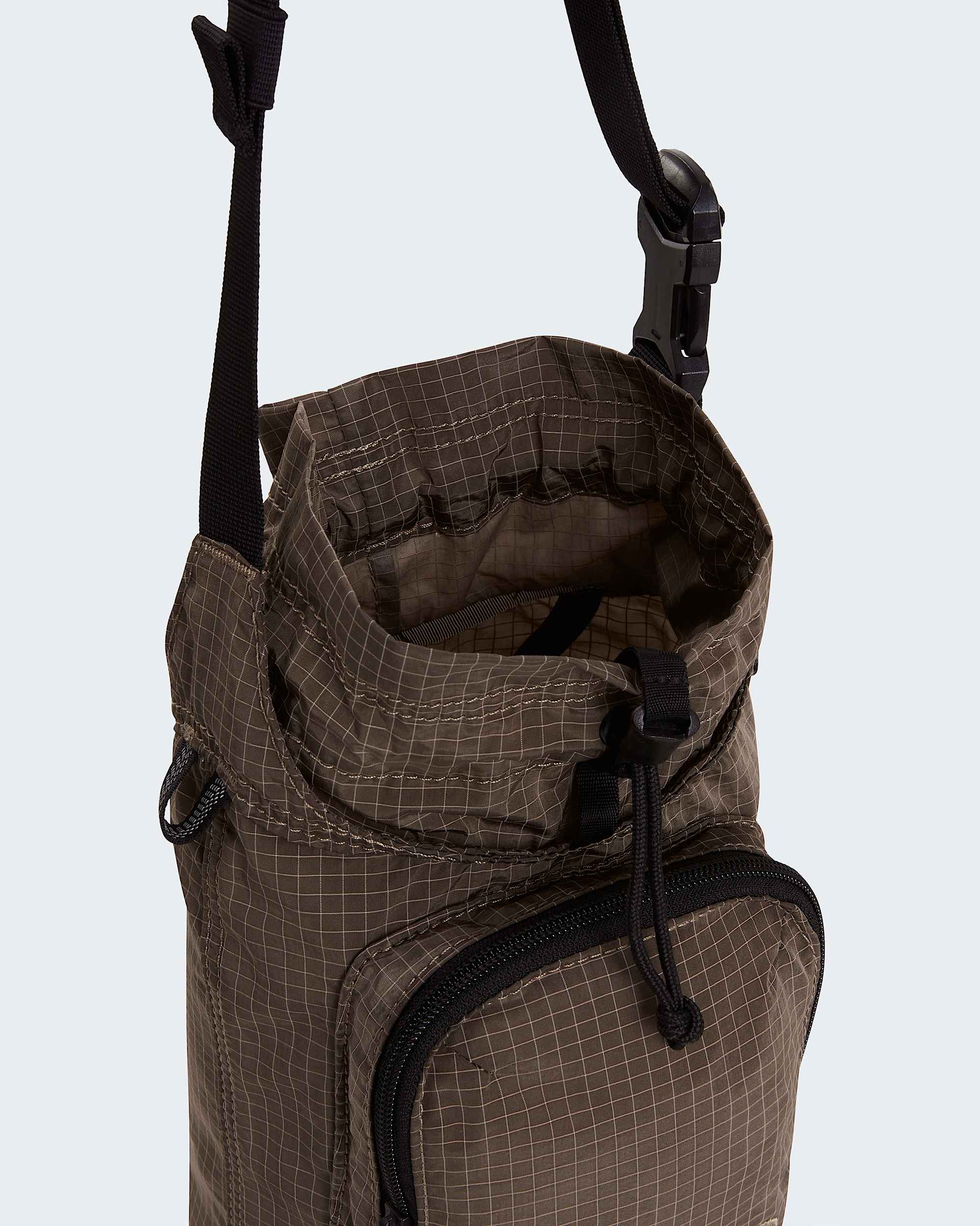 Never Stop Bucket Bag TNF ALT5