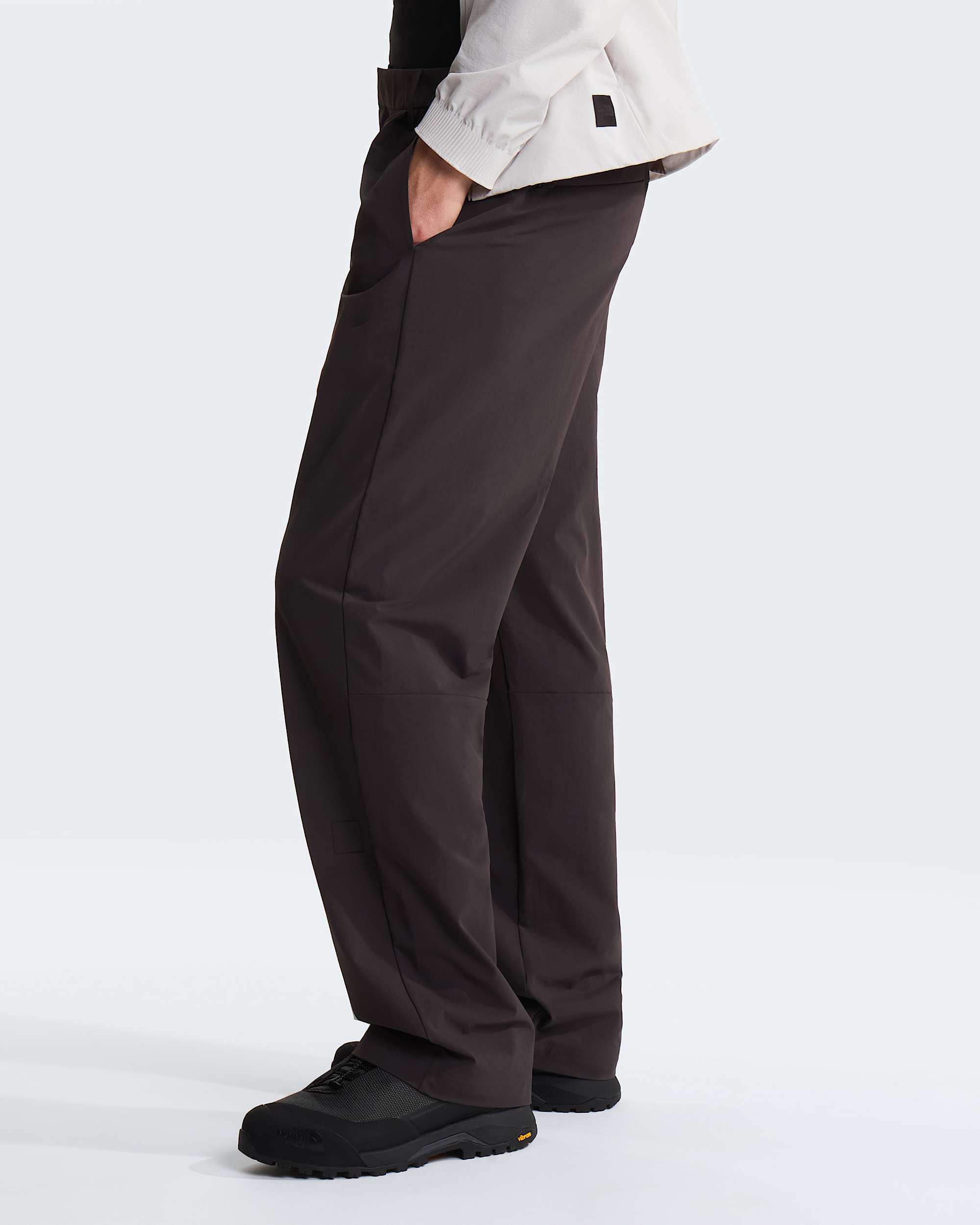 Mens TNF Black Box Tech Woven Trousers TNF alt2