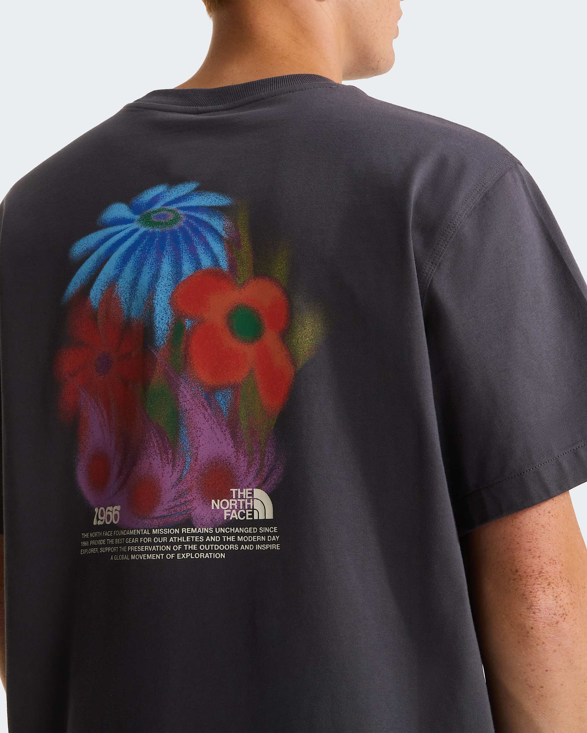 Tshirt dcontract 1966 Flora Graphic unisexe TNF alt8