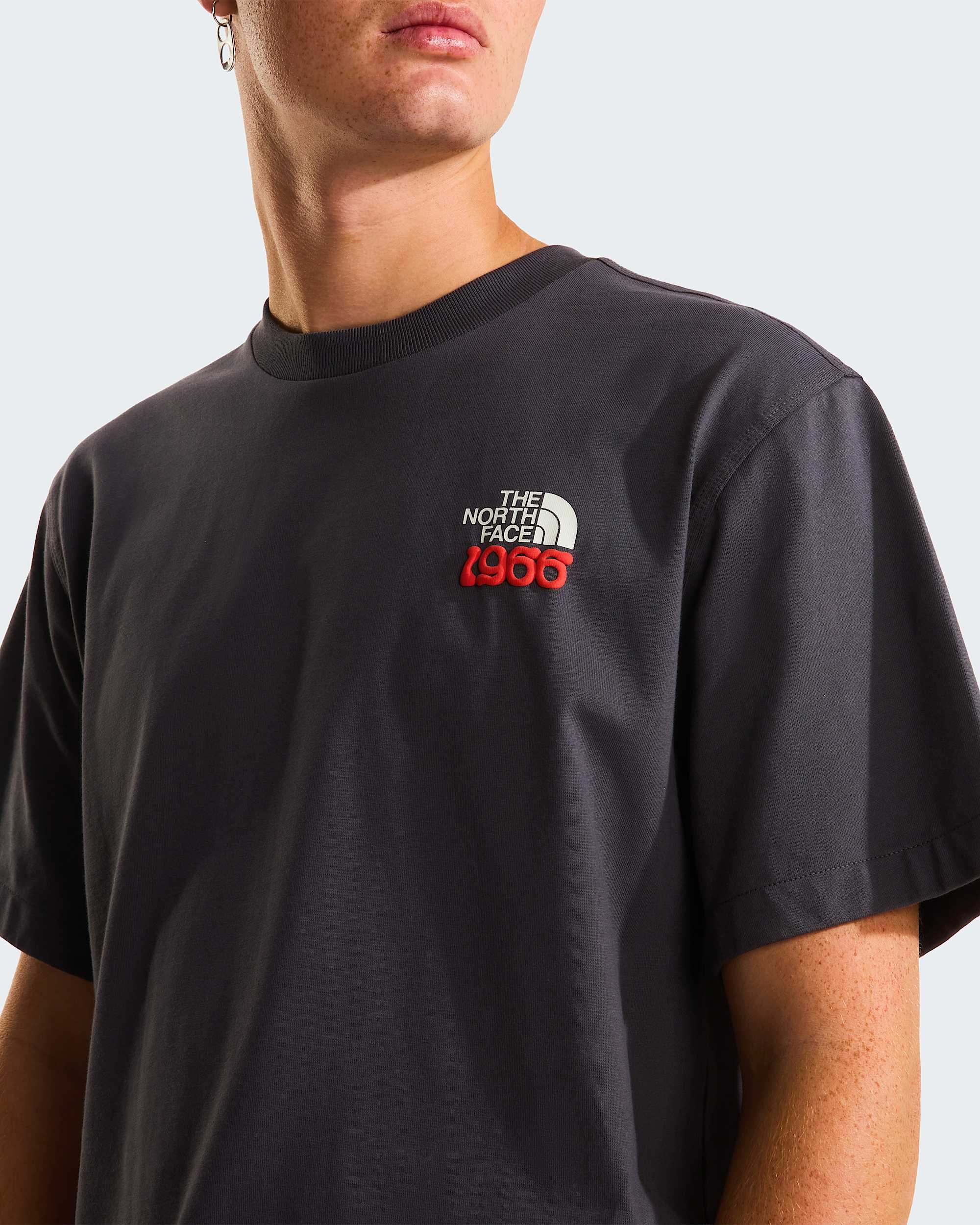 Tshirt dcontract 1966 Flora Graphic unisexe TNF alt9