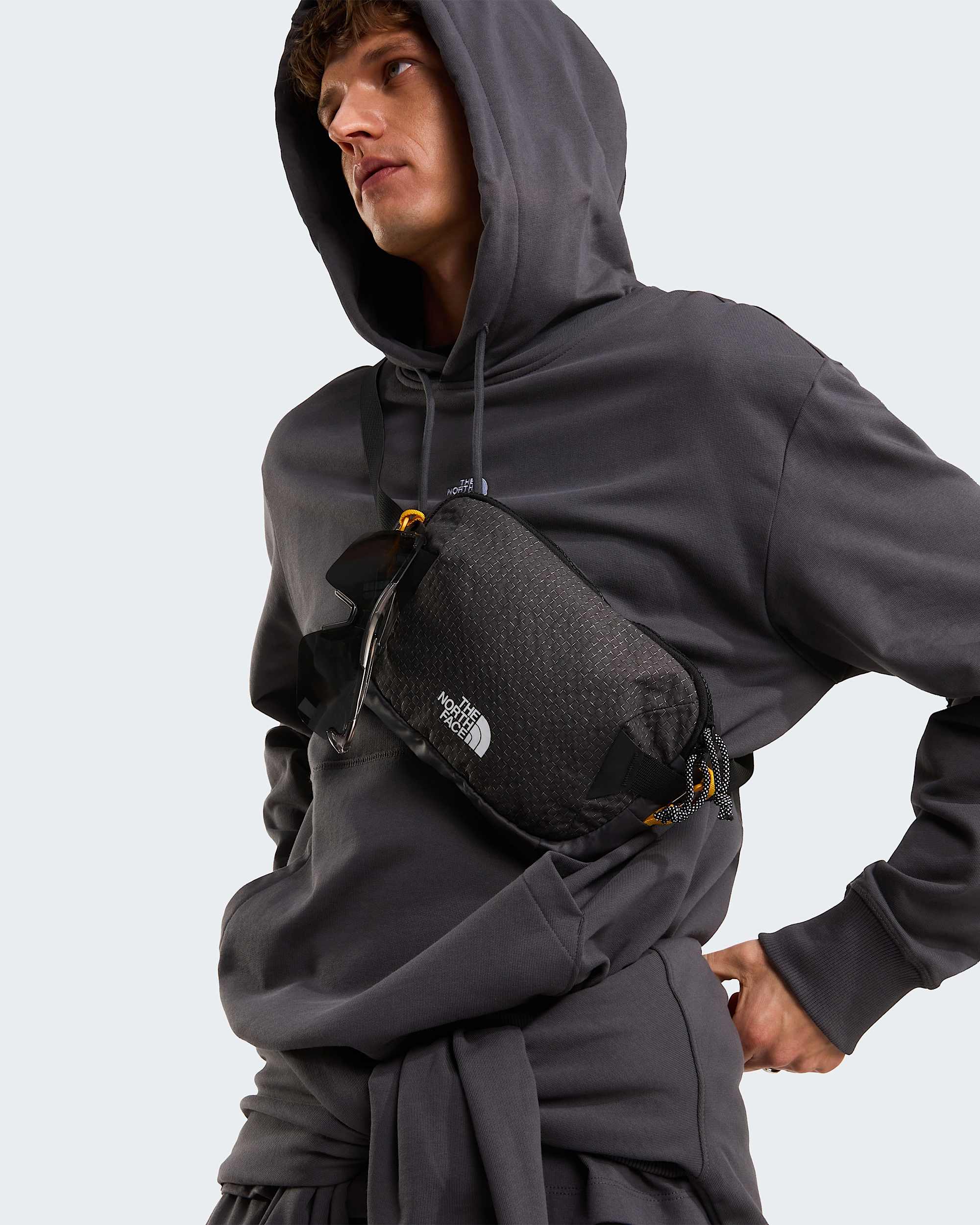 Essential Light relaxt geschnittener Kapuzenpulli in Unisex TNF alt10