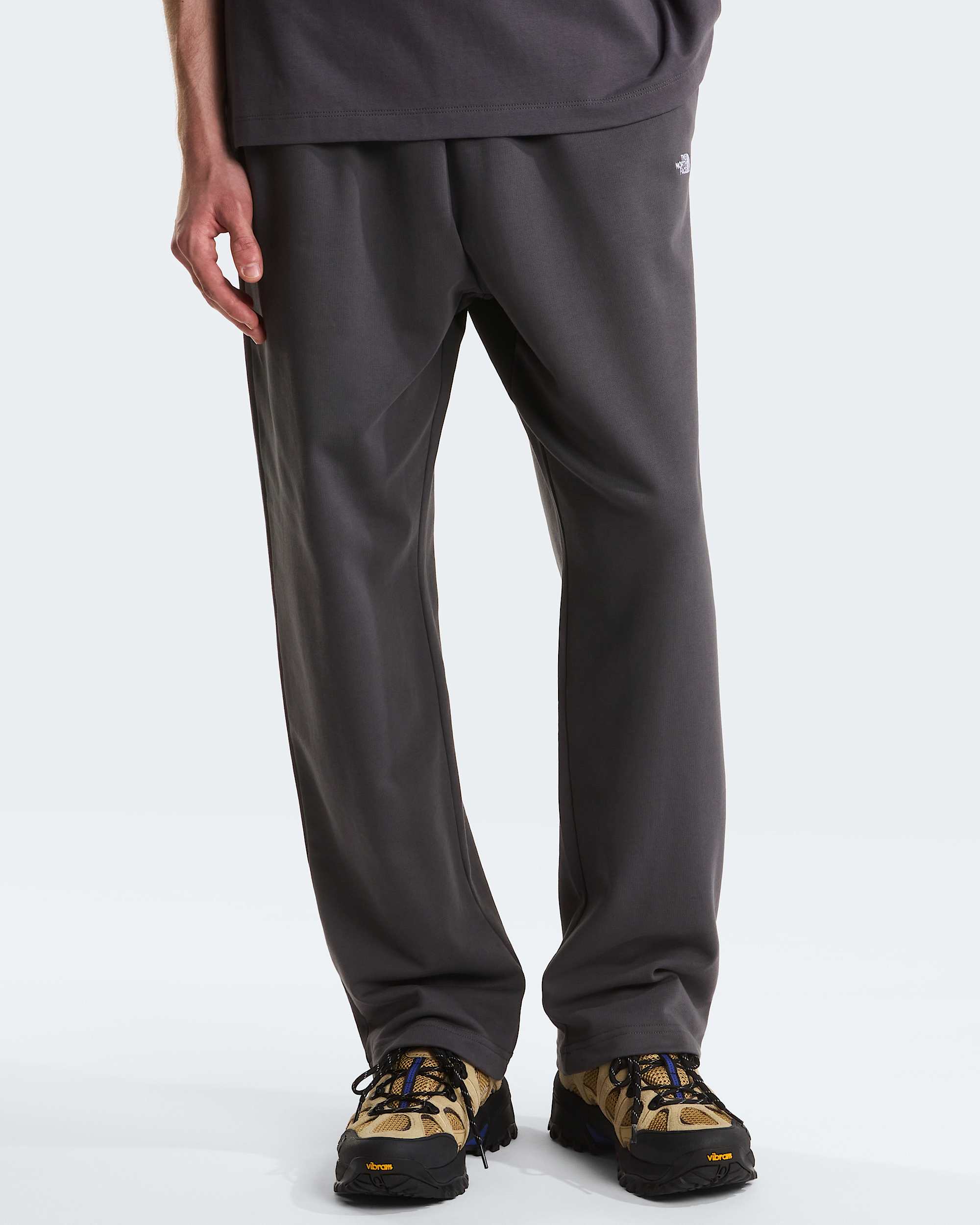 Essential Light relaxt geschnittene Jogginghose fr Herren TNF alt4
