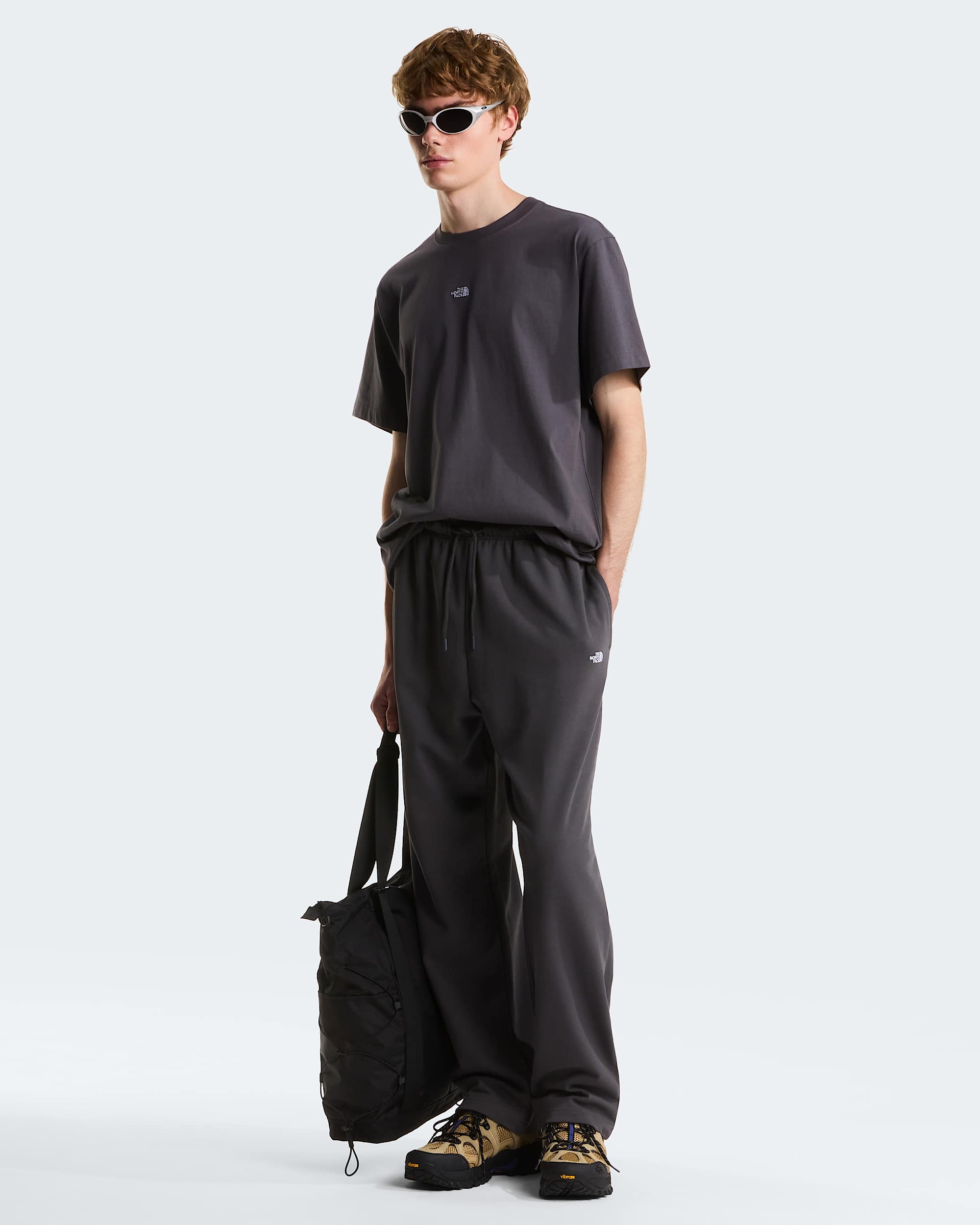 Essential Light relaxt geschnittene Jogginghose fr Herren TNF alt5