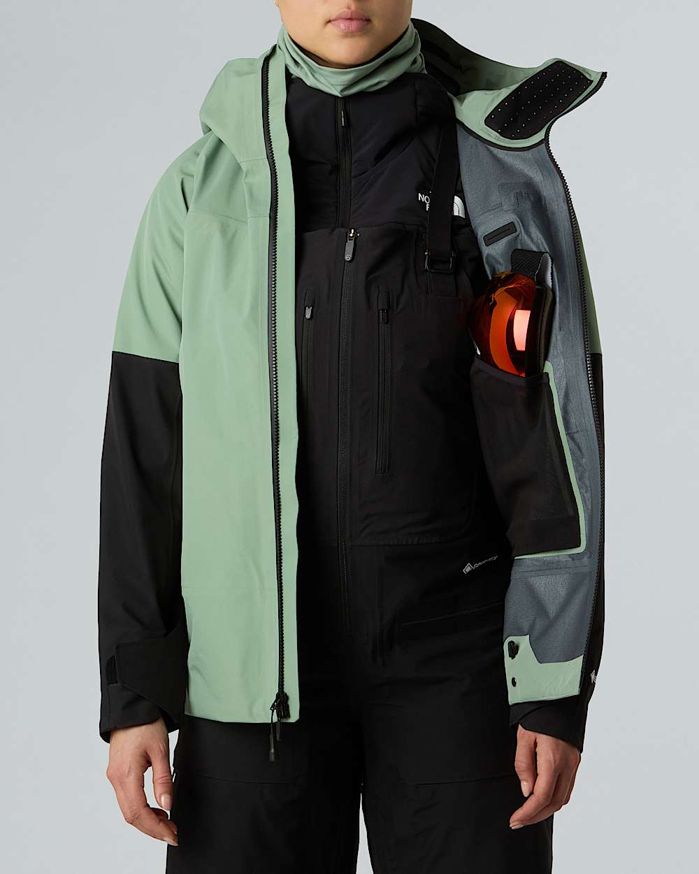 Womens Summit Eastwall GORETEX Jacket TNF ALT9