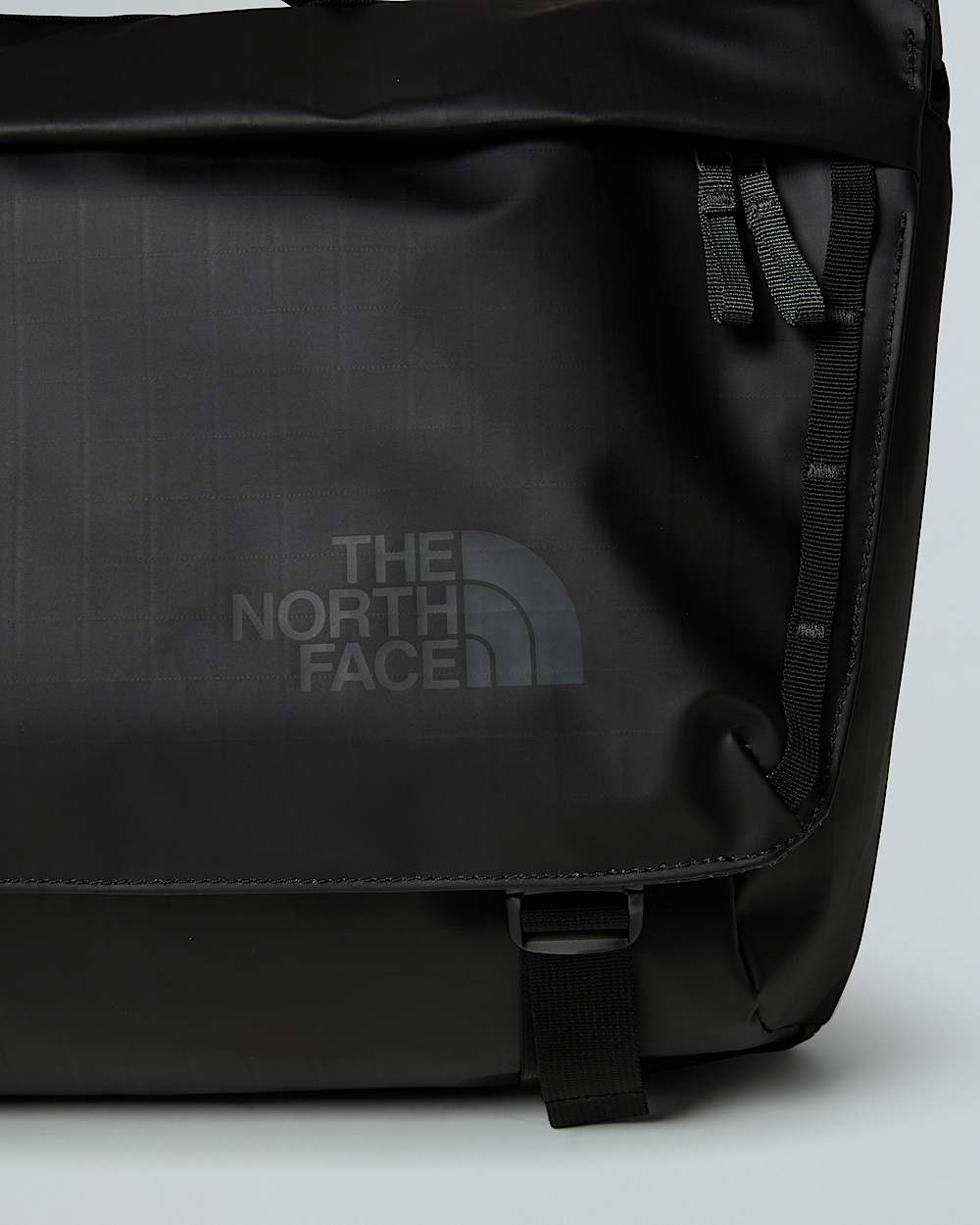 Base Camp Voyager Messenger Bag  TNF ALT3