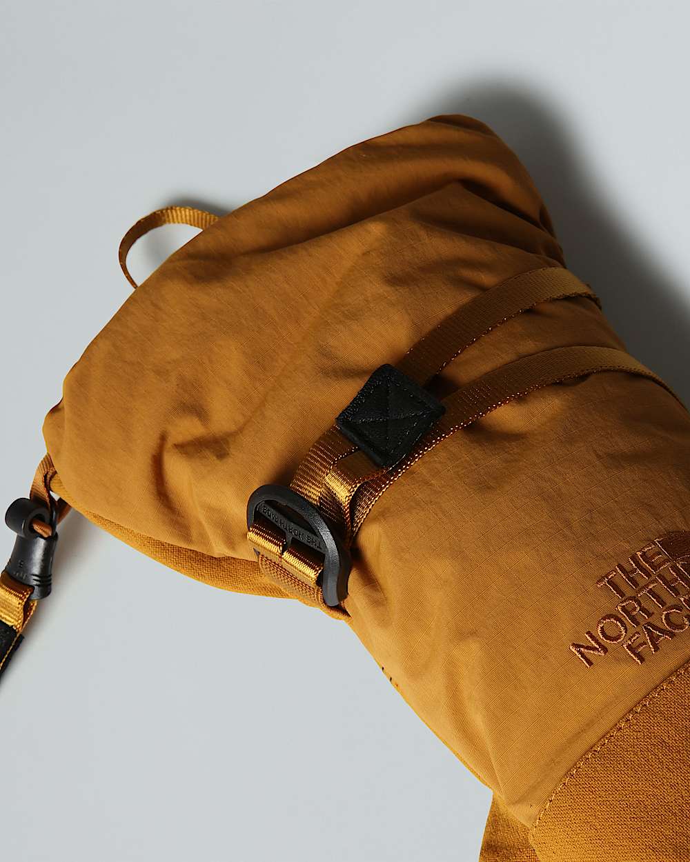 Muffole impermeabili Montana Leather TNF ALT2