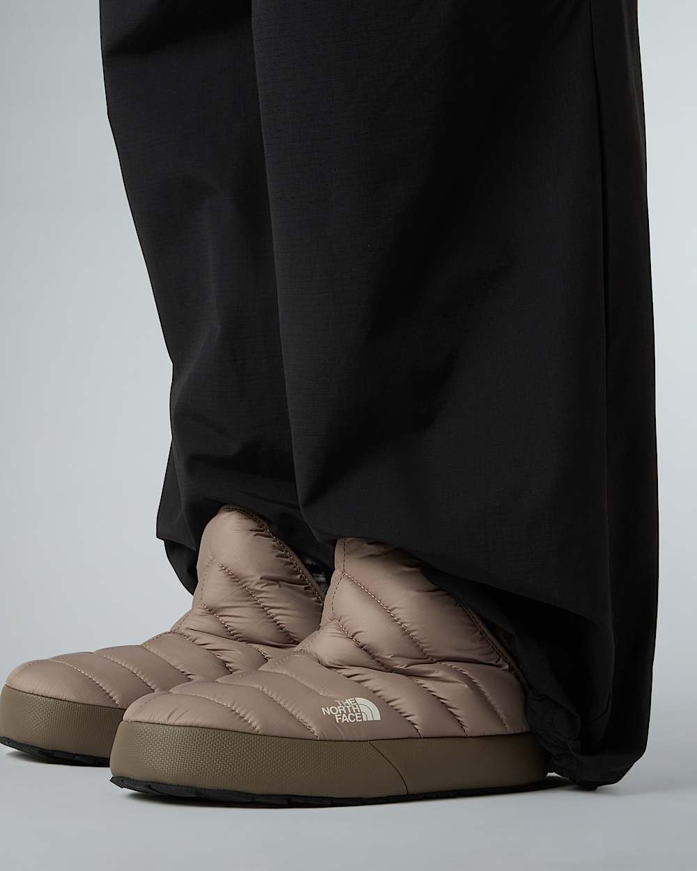 Womens ThermoBall Traction Winter Booties TNF ALT4
