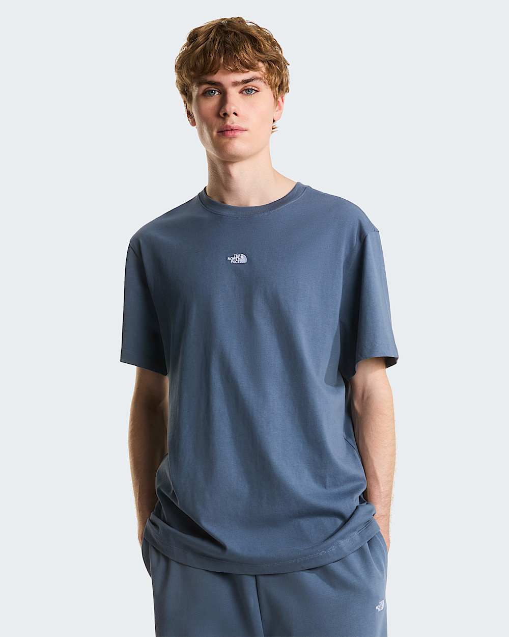 Tshirt dcontract Essential avec logo central pour homme TNF HERO