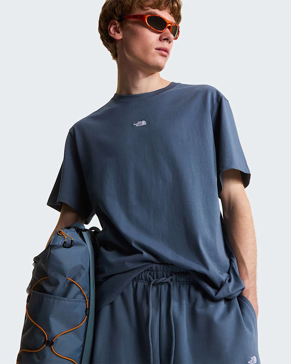 Tshirt dcontract Essential avec logo central pour homme TNF ALT5