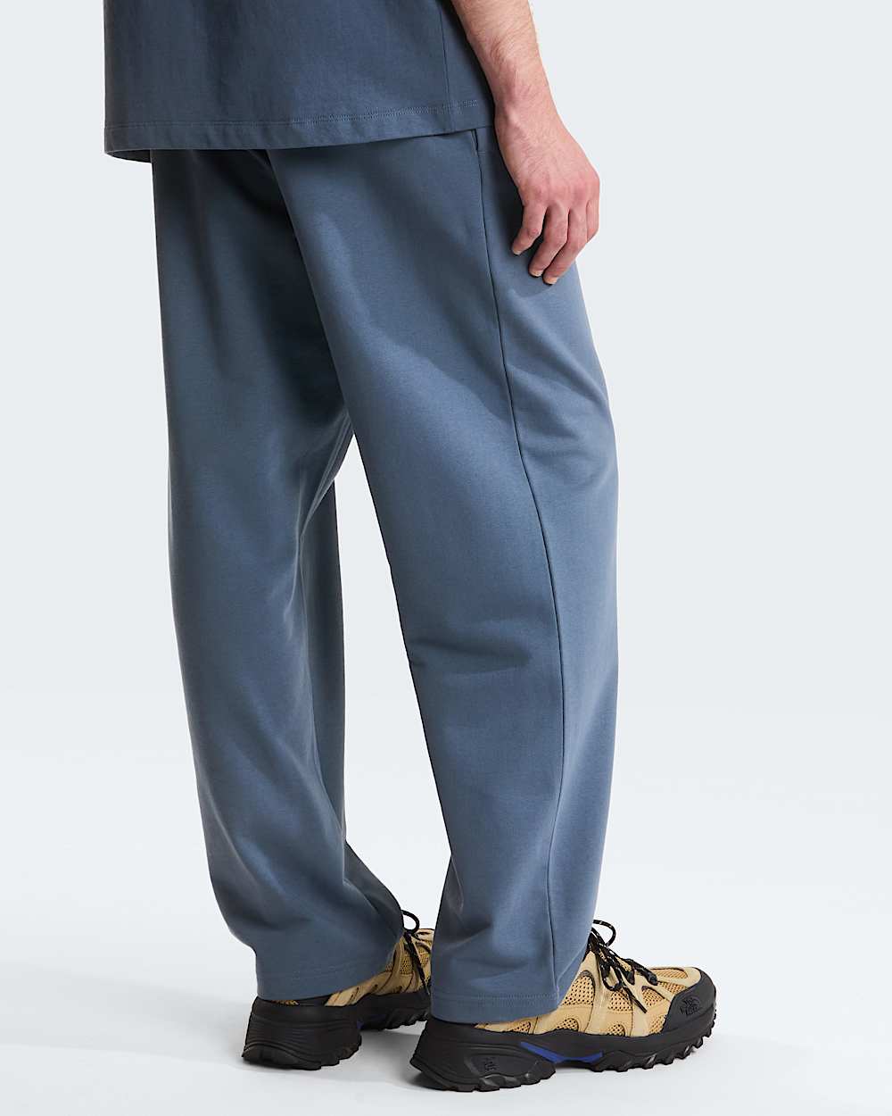 Mens Essential Light Relaxed Straight Joggers TNF ALT3