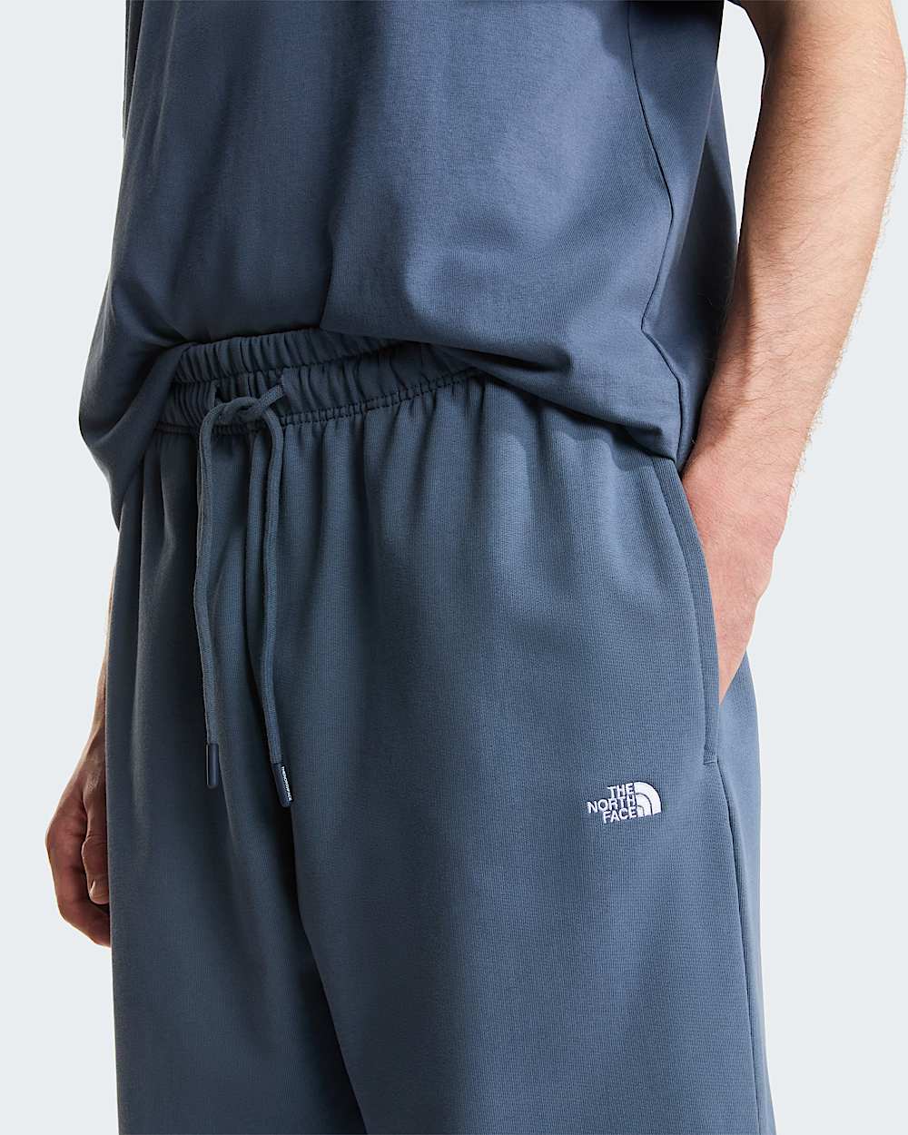 Mens Essential Light Relaxed Straight Joggers TNF ALT4