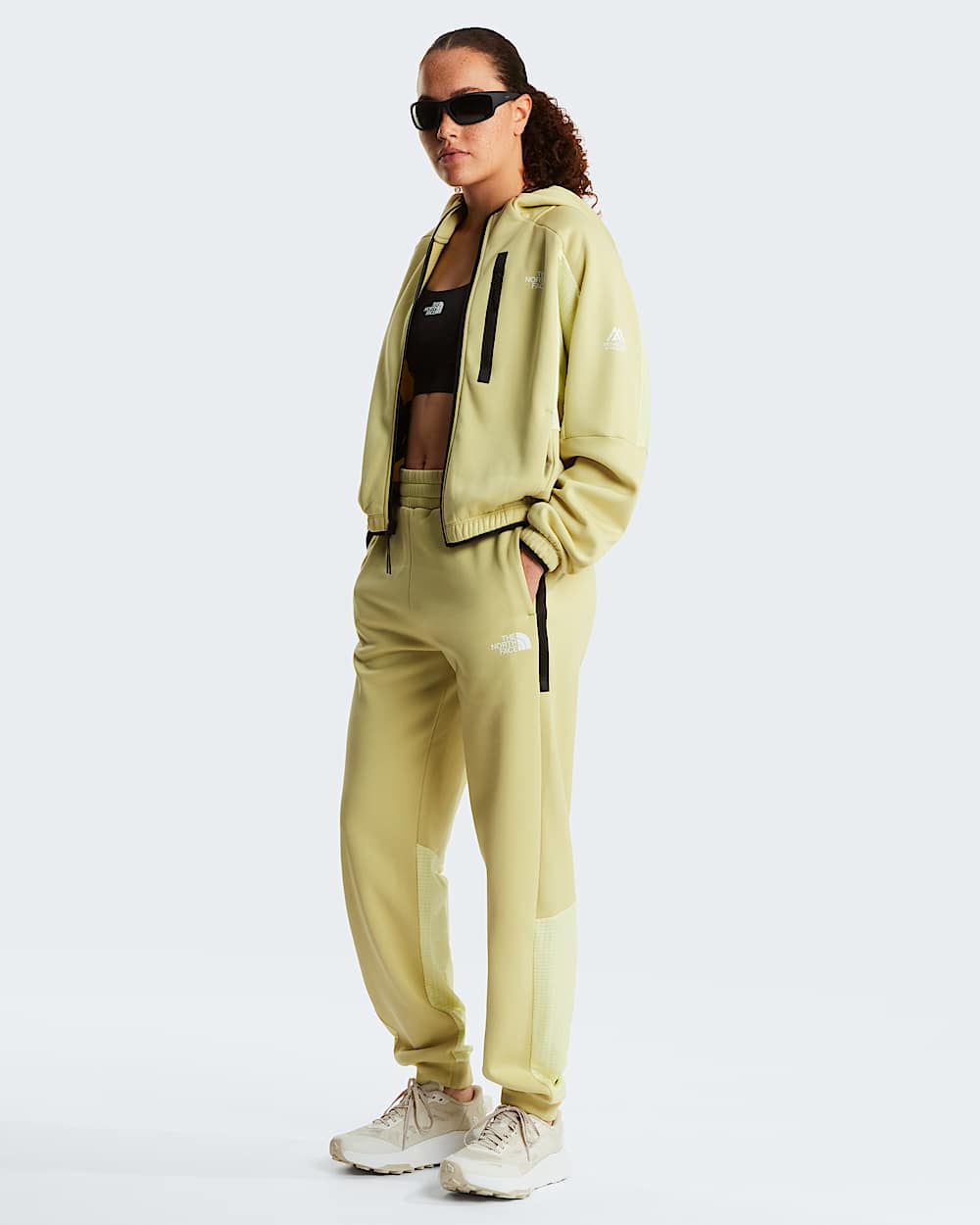 Joggers in pile Mountain Athletics da donna TNF Pear ALT1