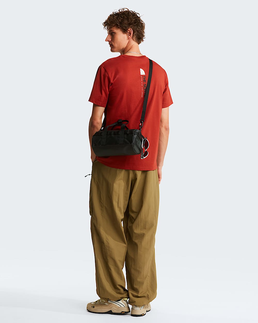 Mski Tshirt z grafik o regularnym kroju Vertical TNF ALT2