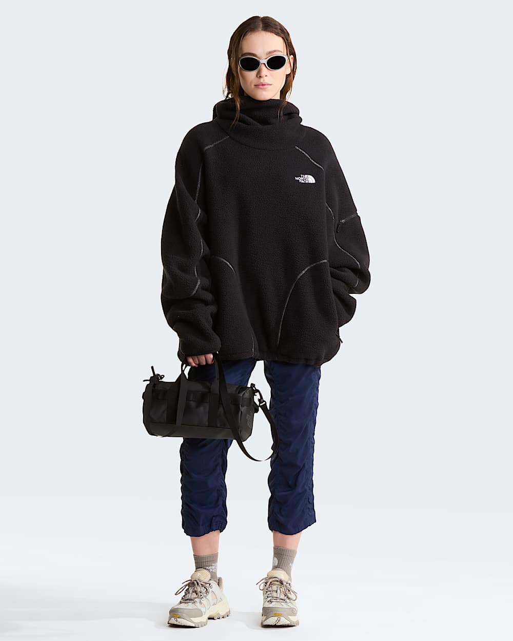 Womens Aphrodite 20 Capri Joggers TNF ALT1
