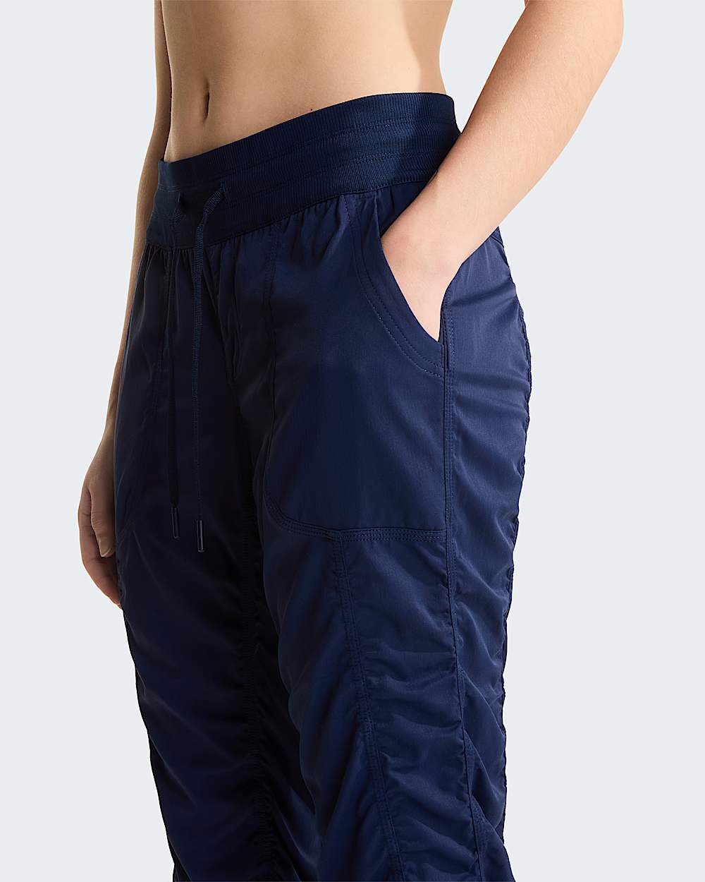 Womens Aphrodite 20 Capri Joggers TNF ALT4