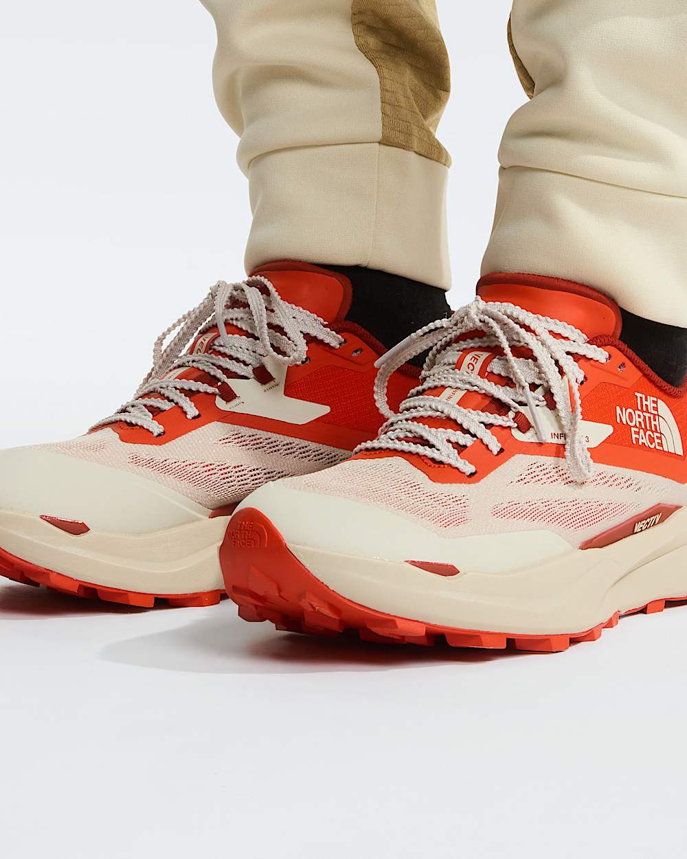 Chaussures de trail VECTIV Infinite 3 pour homme TNF CalacattaLava Red ALT2