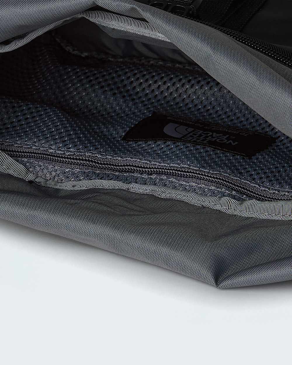 Base Camp Shoulder Bag TNF ALT4