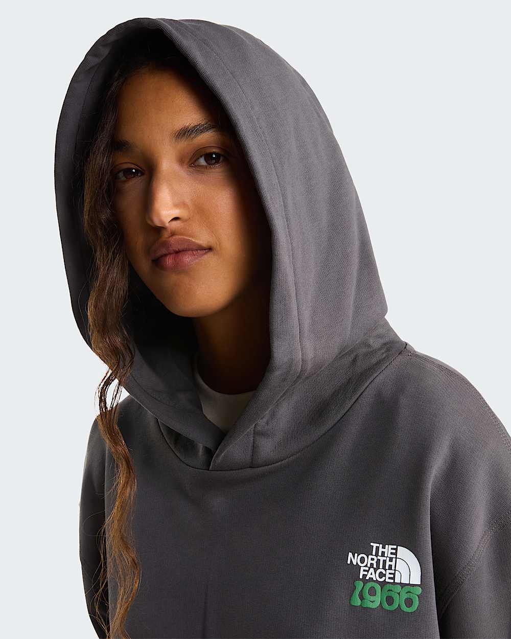 1966 Motion relaxt geschnittener Kapuzenpulli mit Grafik in Unisex TNF Anthracite Grey ALT12