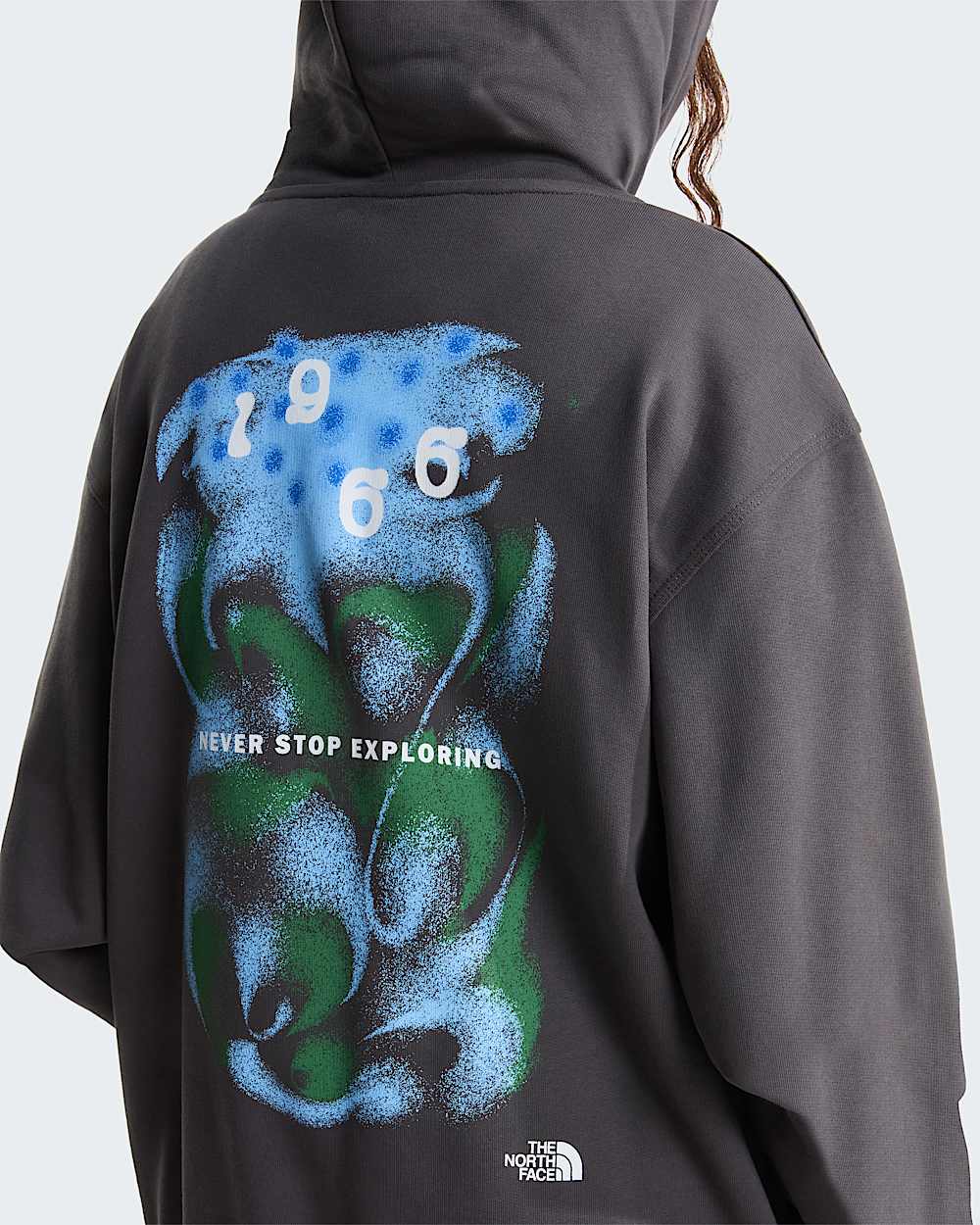 1966 Motion relaxt geschnittener Kapuzenpulli mit Grafik in Unisex TNF Anthracite Grey ALT13