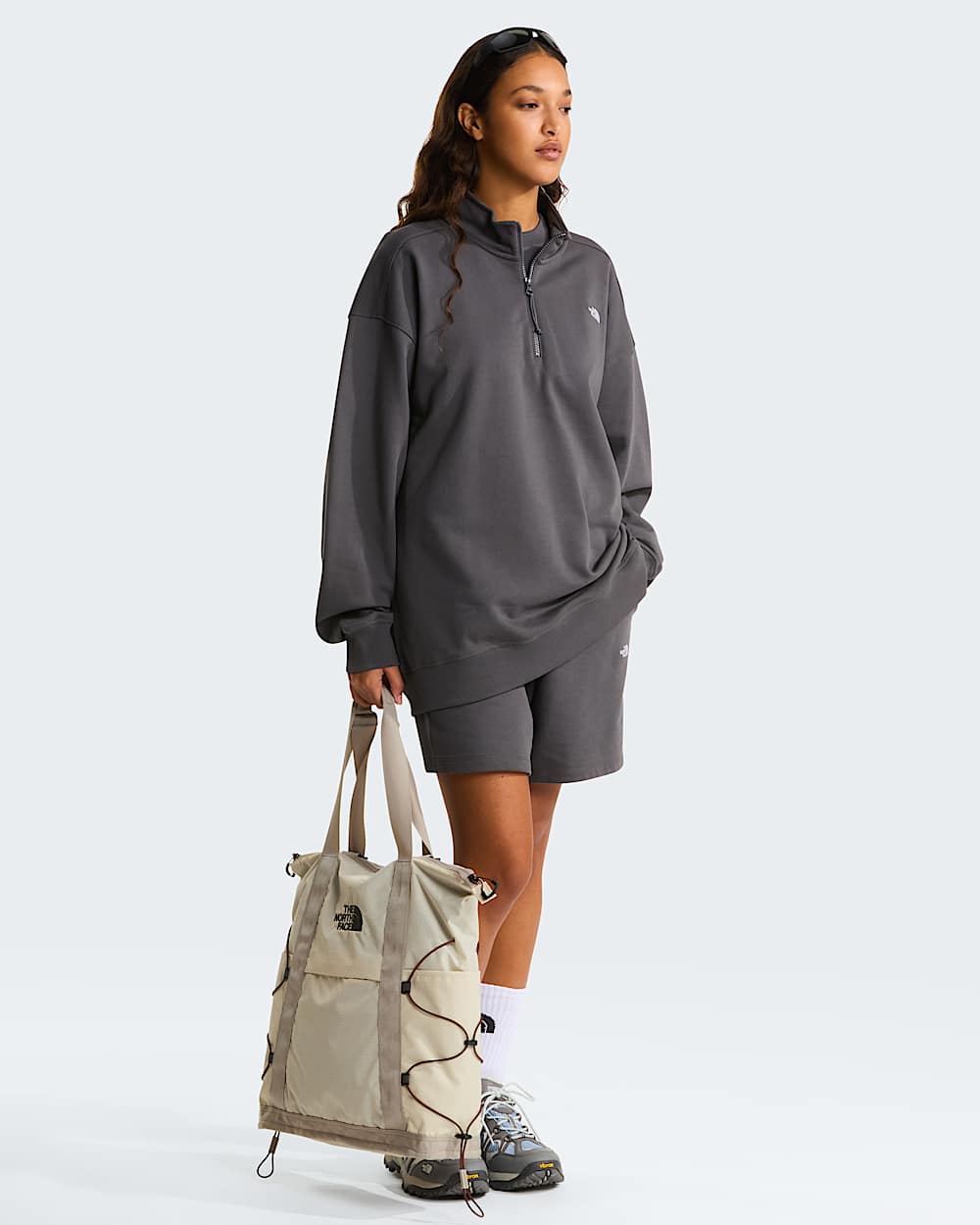 Essential leicht  relaxt geschnittenes Sweatshirt mit 14langem RV in Unisex TNF Anthracite Grey ALT9