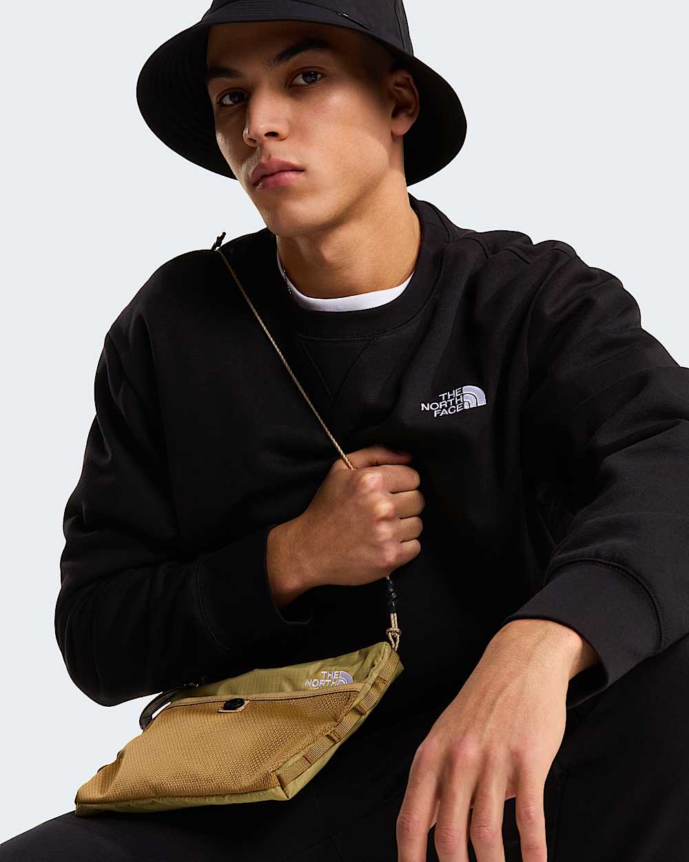 Mskie joggery o regularnym kroju Simple Dome Light TNF TNF Black ALT5