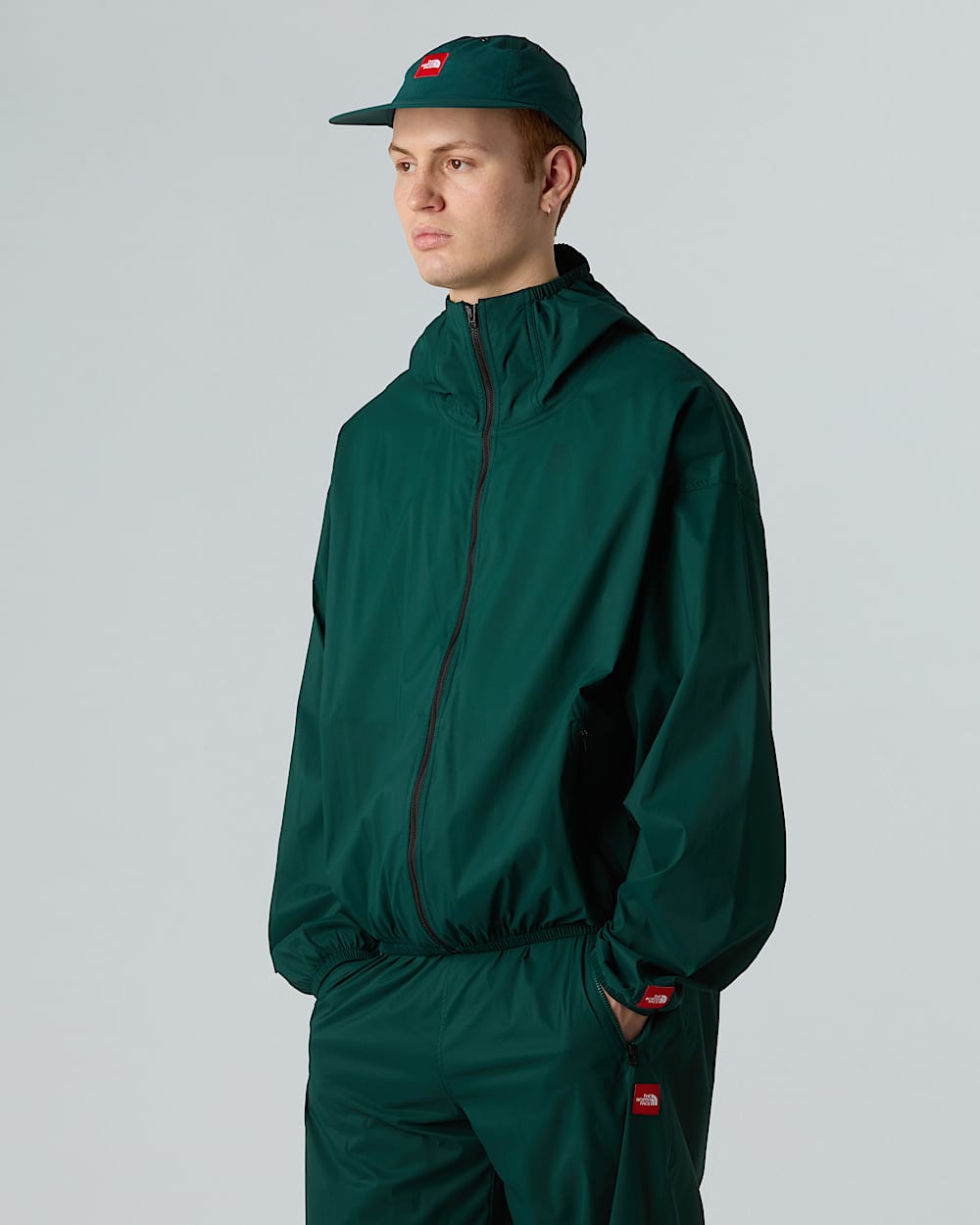 Veste  capuche coupevent compressible Red Box unisexe TNF alt4