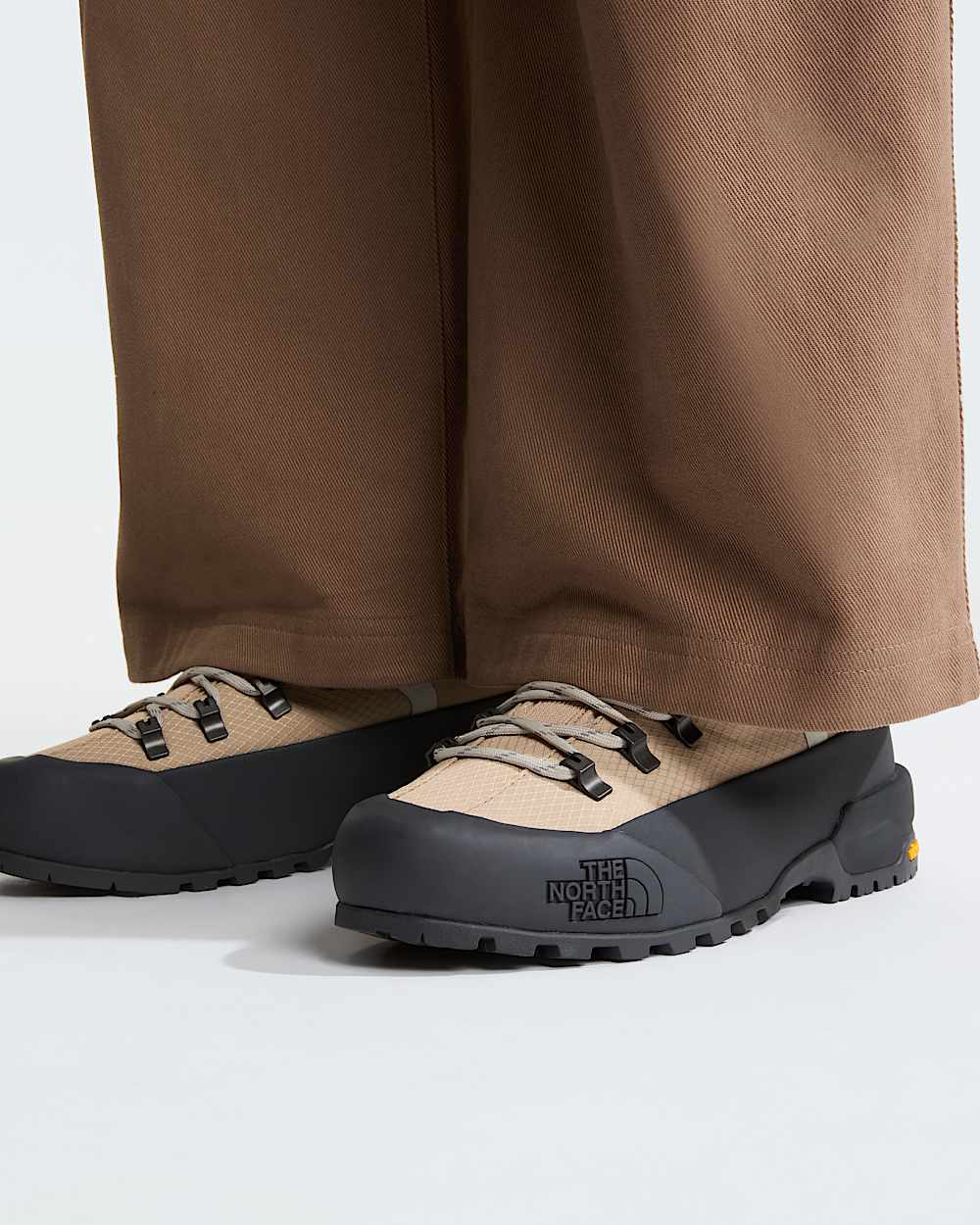 Buty Glenclyffe Low GORETEX TNF Timeless TaupeAnthracite ALT4