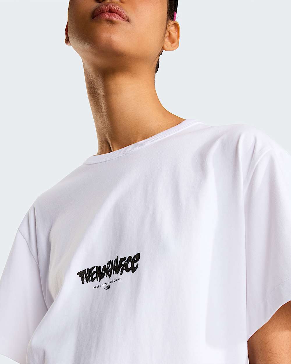 Unisex TNF Tag Logo Play TShirt mit lockerer Passform TNF ALT16