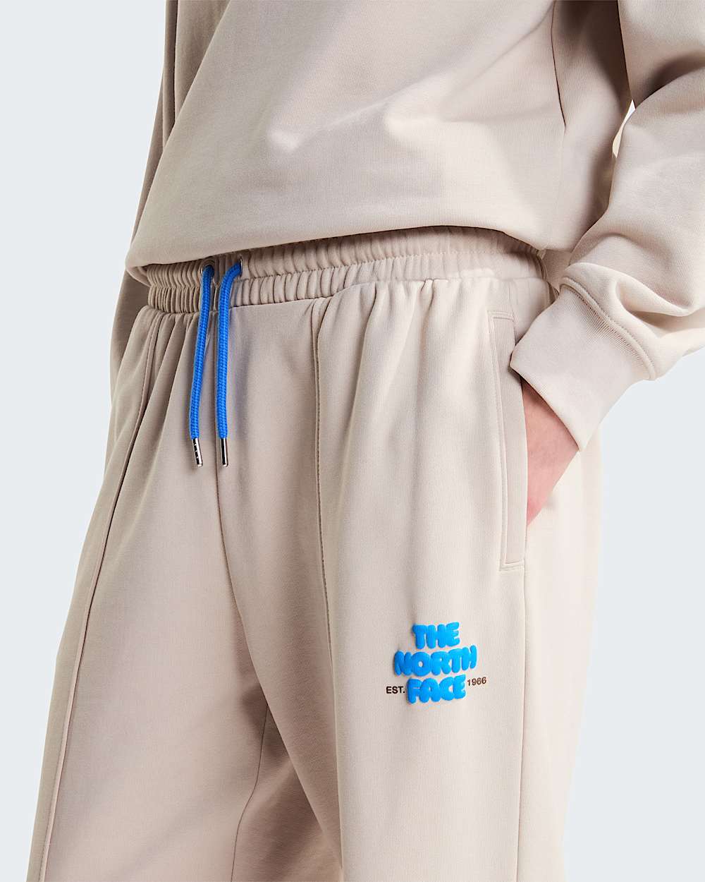 Womens Explore Fonts Relaxed Graphic Joggers TNF ALT4