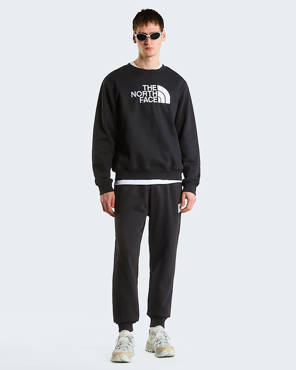 Mens TNF Essential Drew Peak Regular Sweatshirt TNF alt1