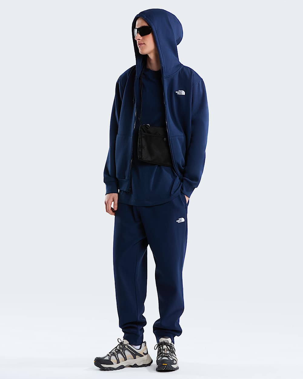 Mens Evolution Simple Dome Regular Joggers TNF alt1