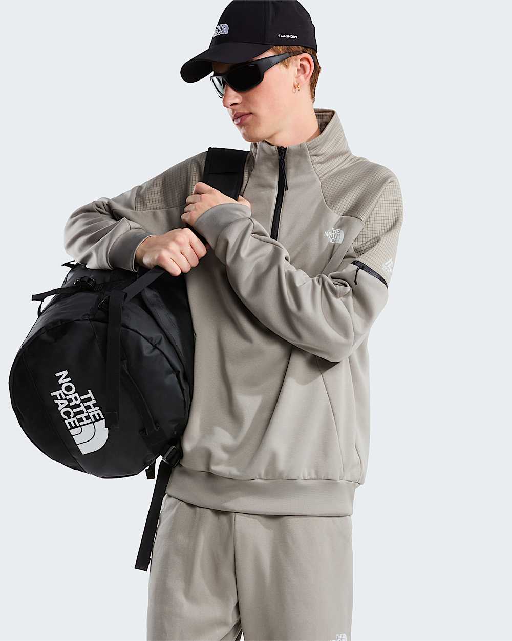 Mens Mountain Athletics Fleece Joggers 20 TNF ALT7