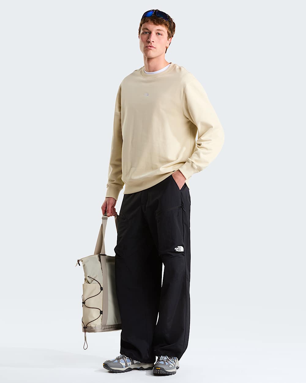 Essential Light relaxt geschnittenes Sweatshirt in Unisex TNF alt5