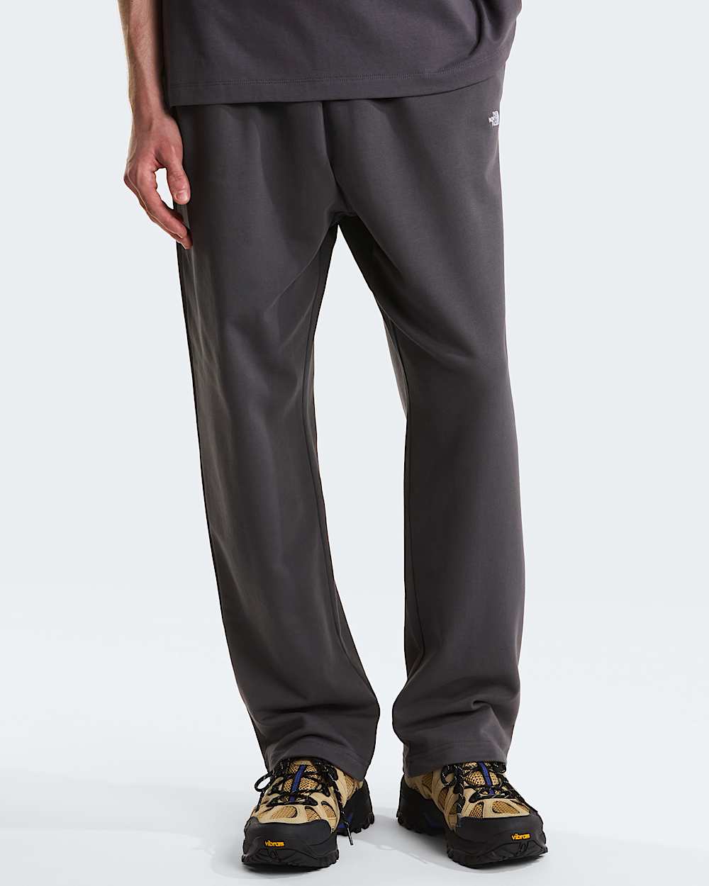 Essential Light relaxt geschnittene Jogginghose fr Herren TNF alt4