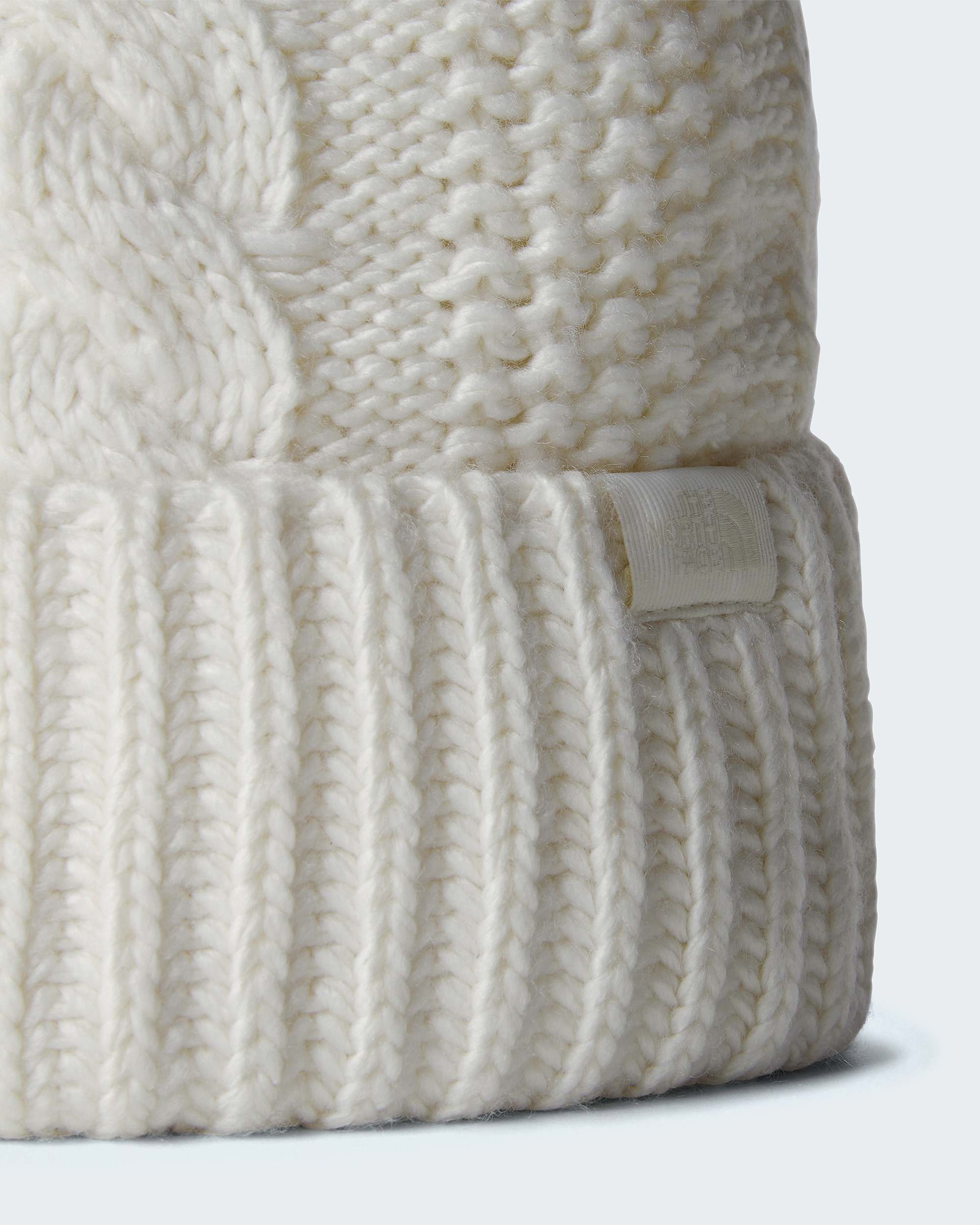 OhMega Beanie W TNF ALT2