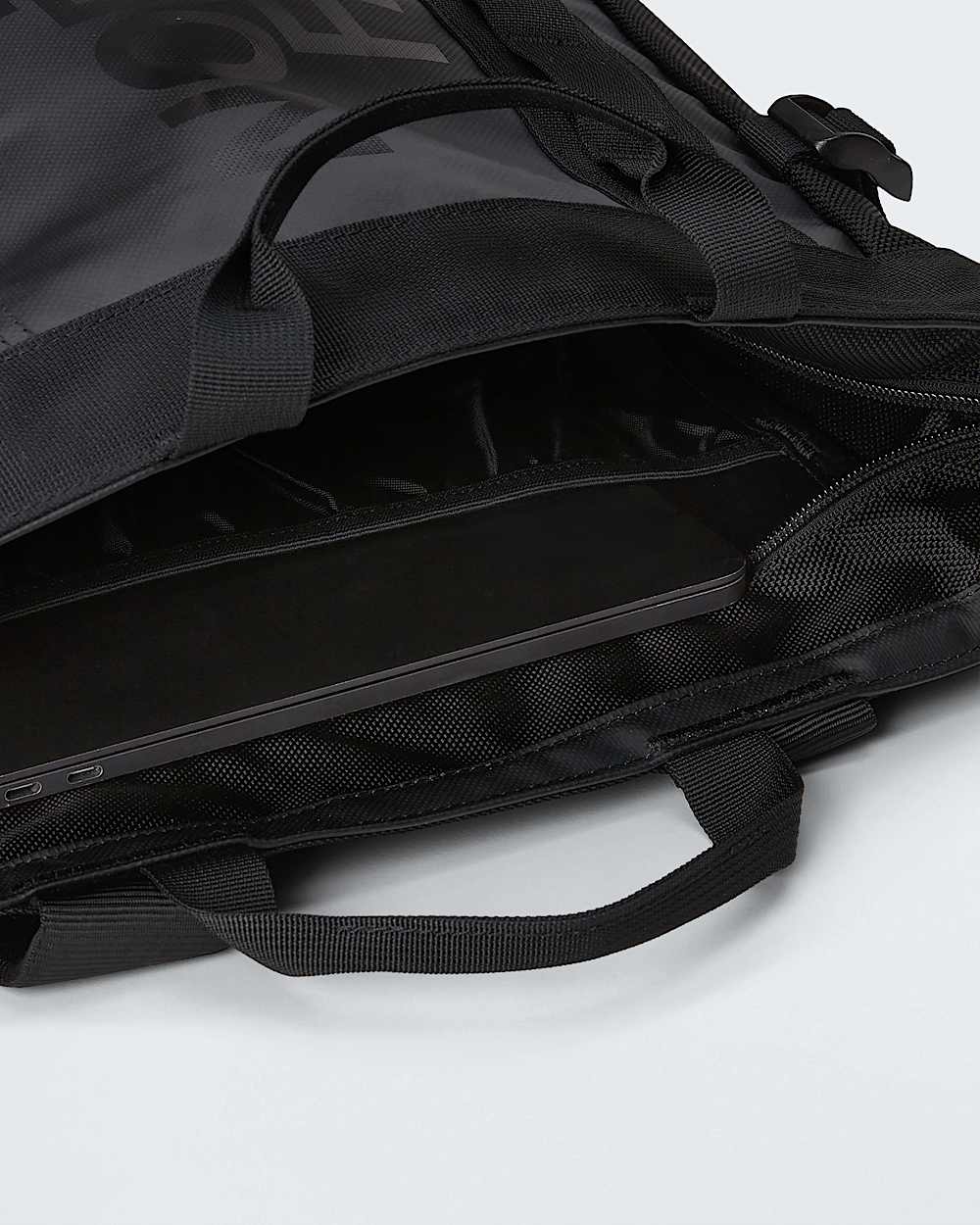 Base Camp Tote Pack TNF ALT5