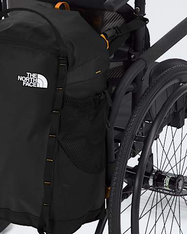 Universal Daypack 20L TNF TNF BlackSummit Gold ALT2