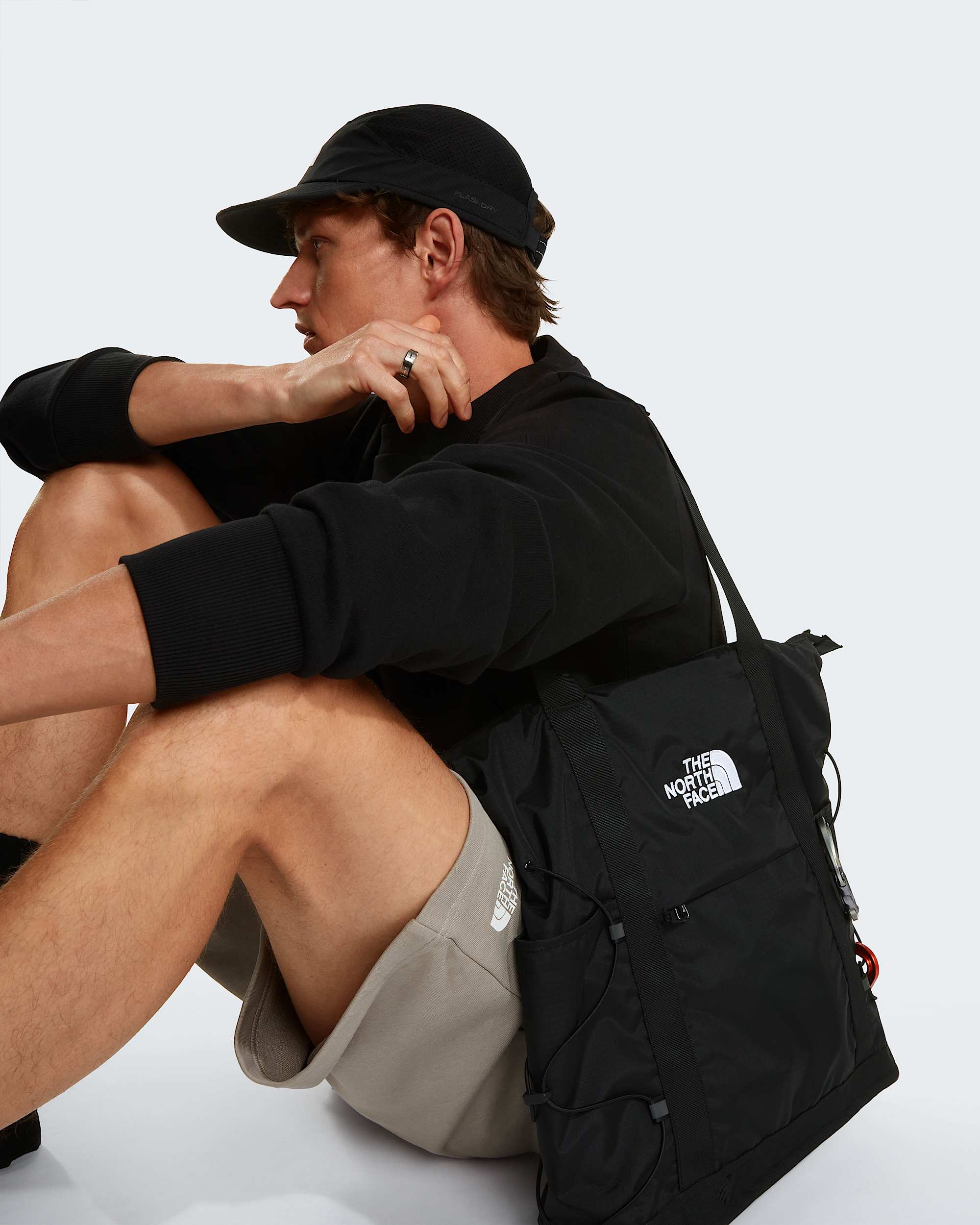 Mens Simple Dome Light Regular Shorts TNF ALT5